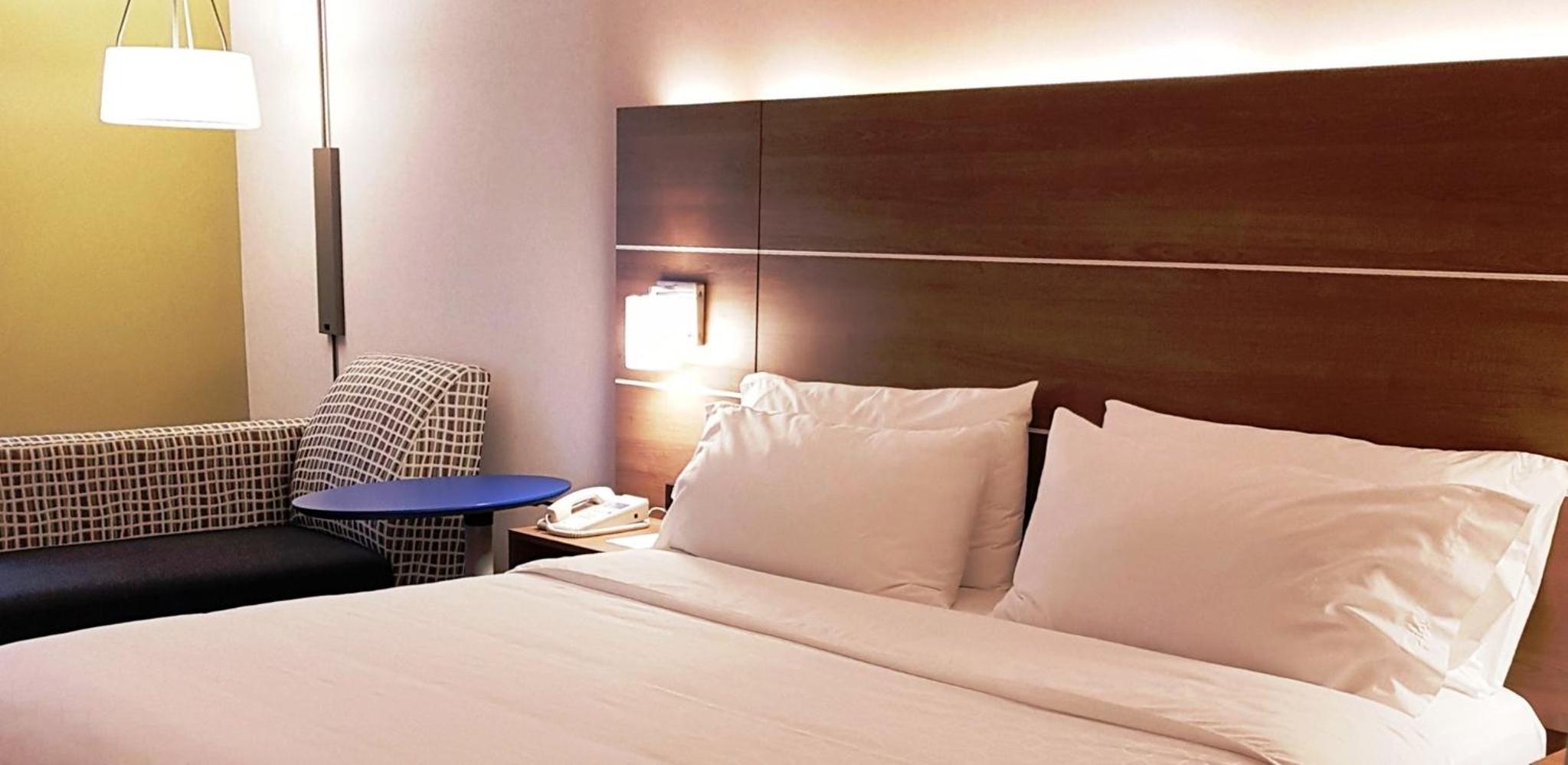 Standard King Room - Photo 6