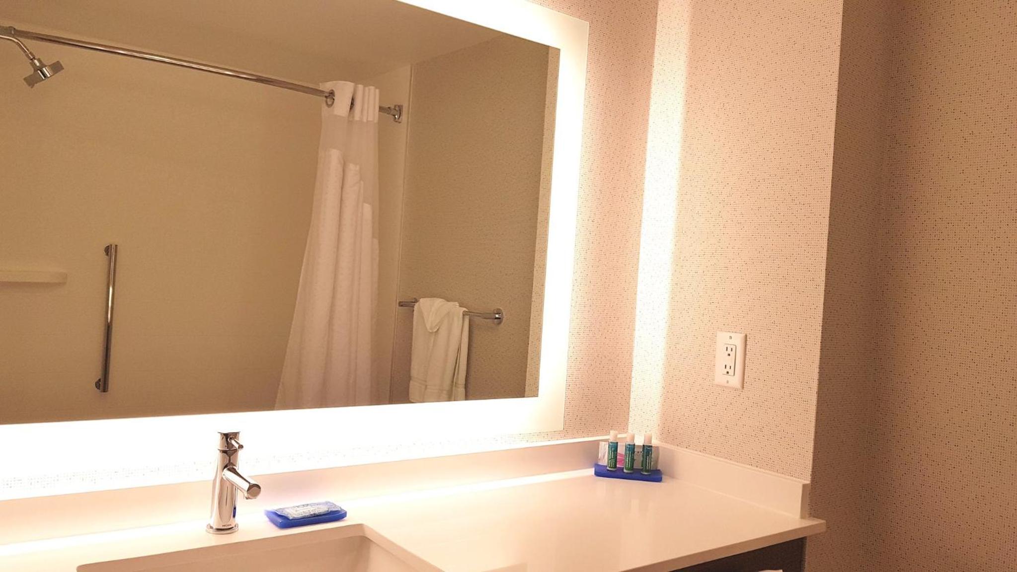 Standard King Room - Photo 2