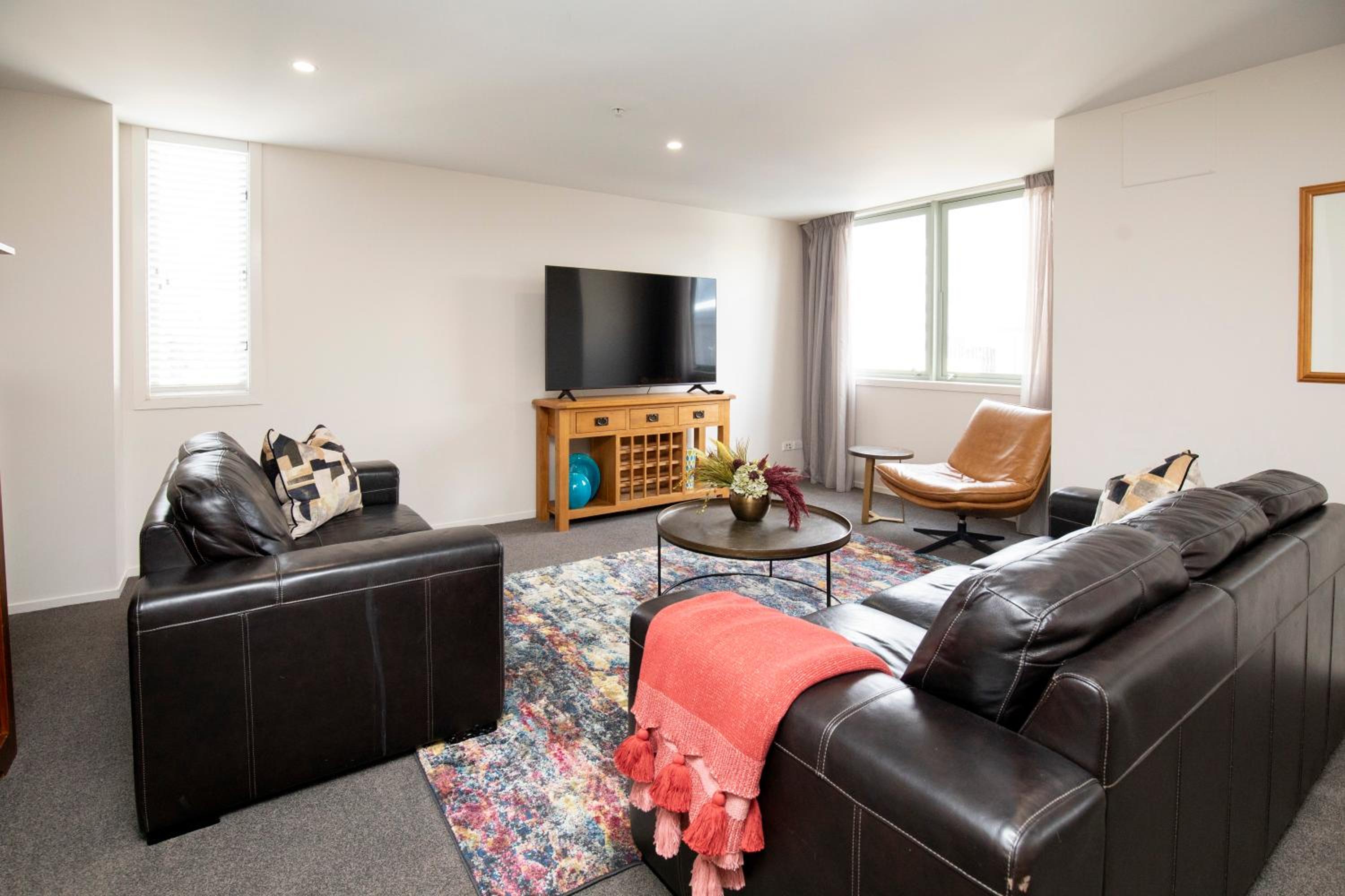 Three-Bedroom Apartment photo 1