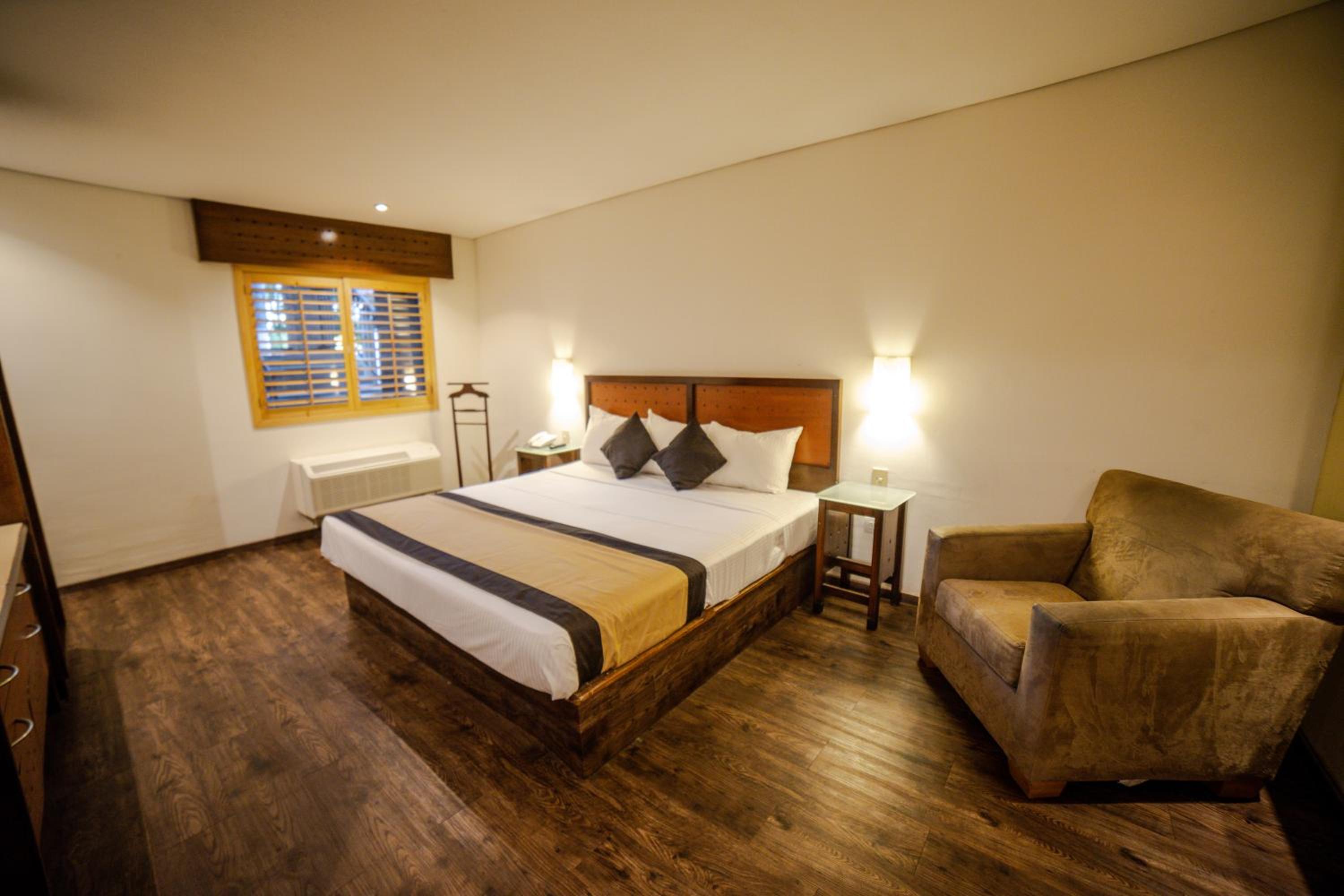 Suite - Photo 4