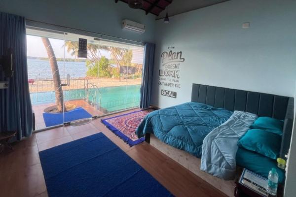 Twin Room with Lake View photo 1