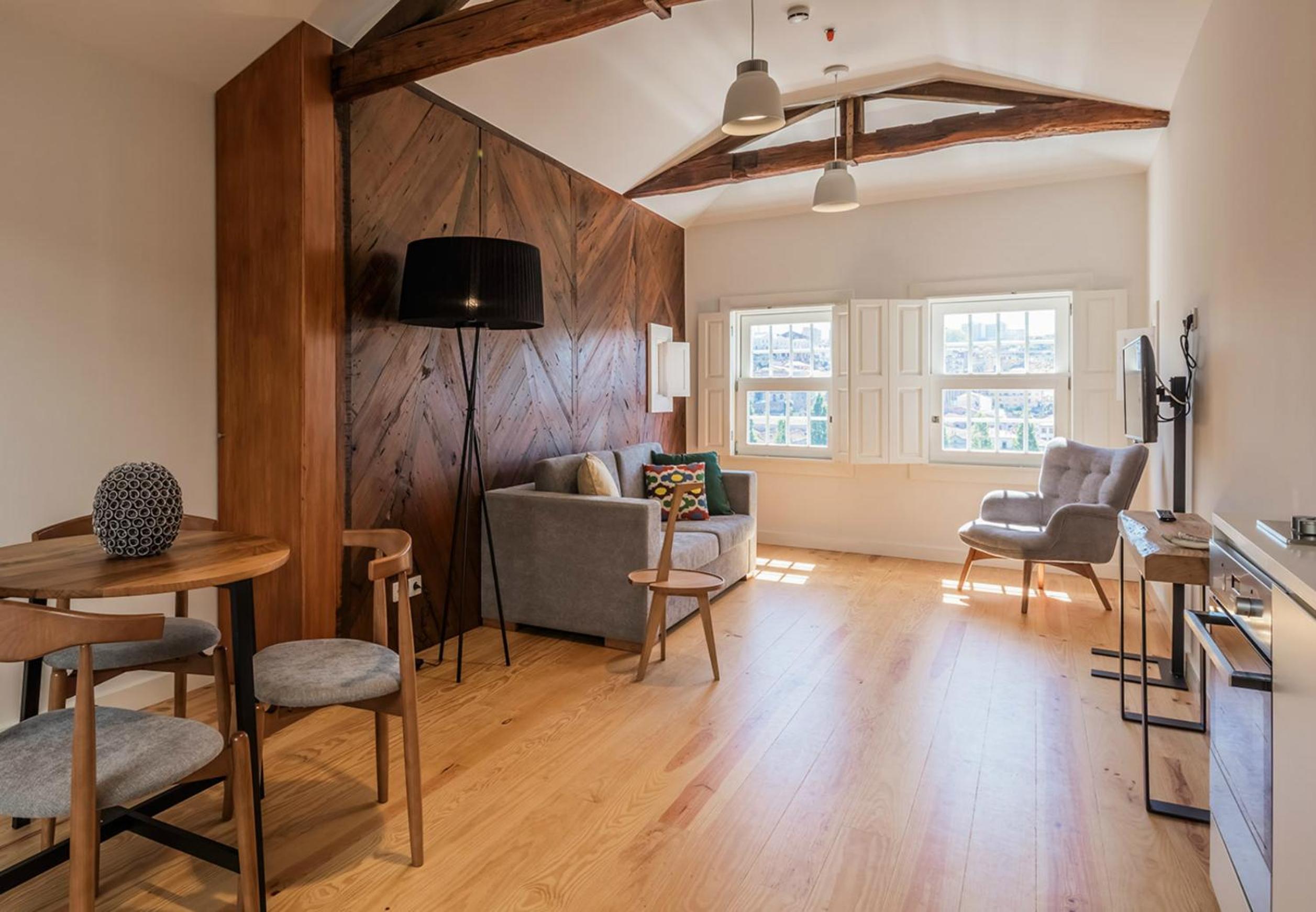 Deluxe Apartment