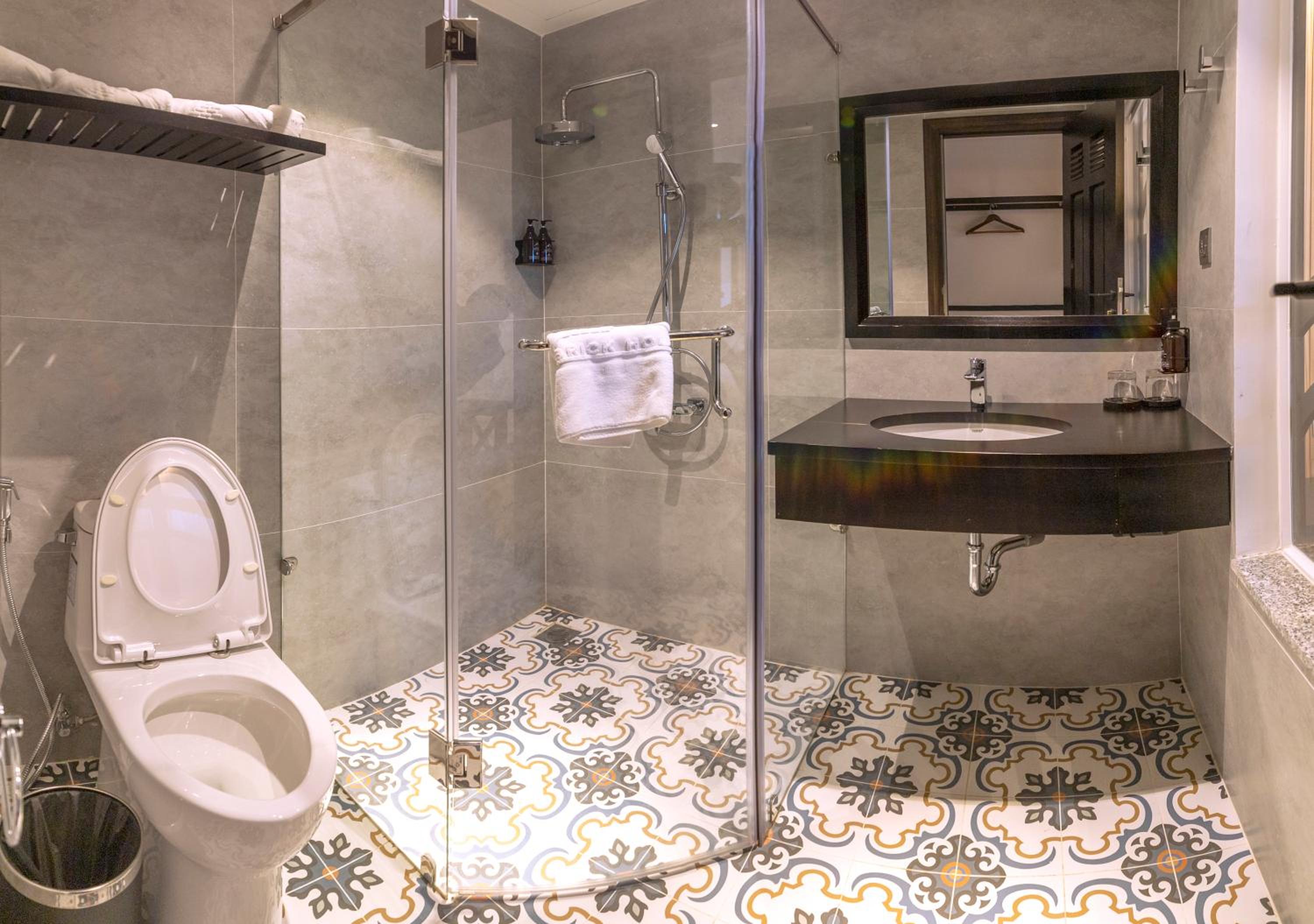 Superior King Room - Photo 3