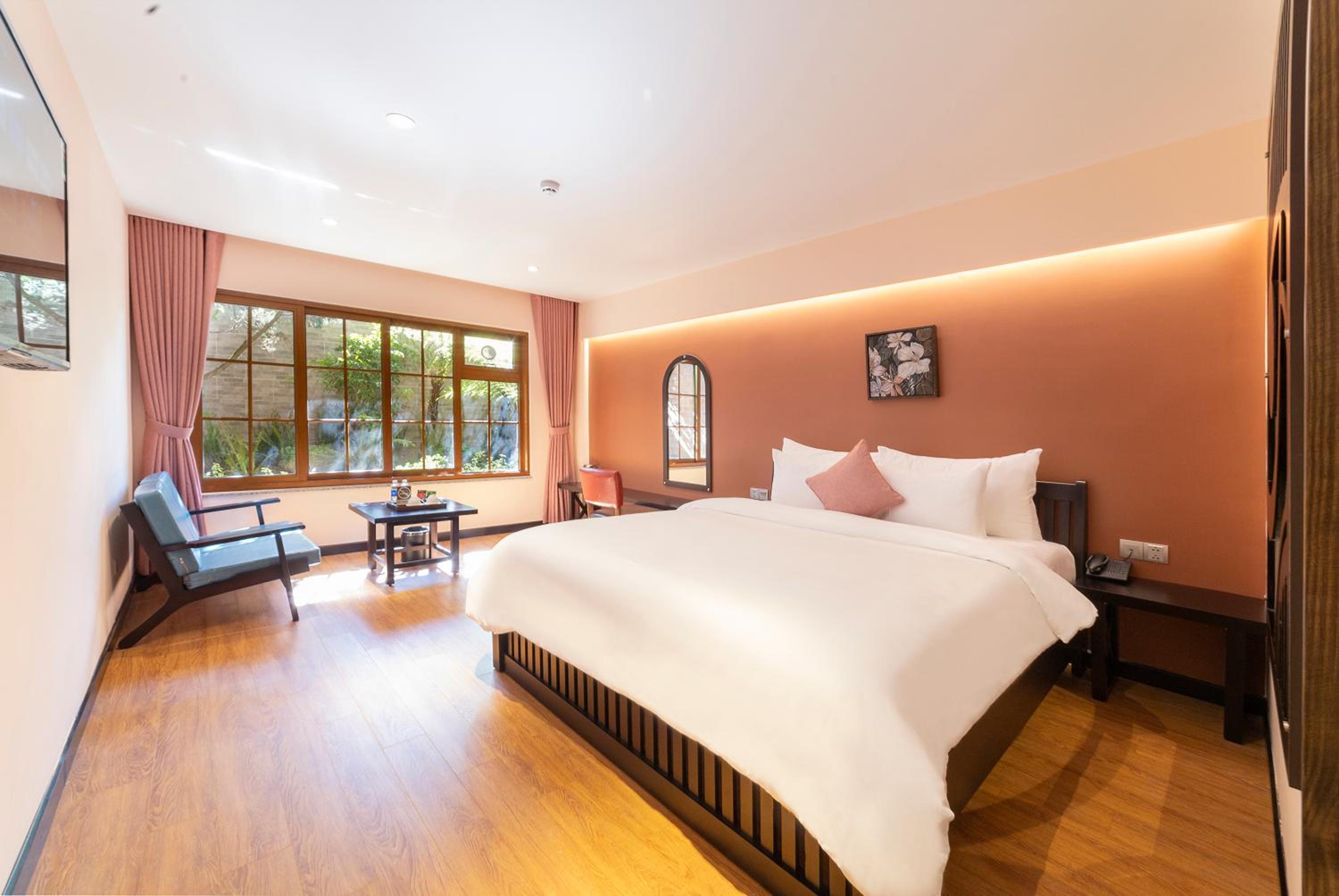 Superior King Room - Photo 6