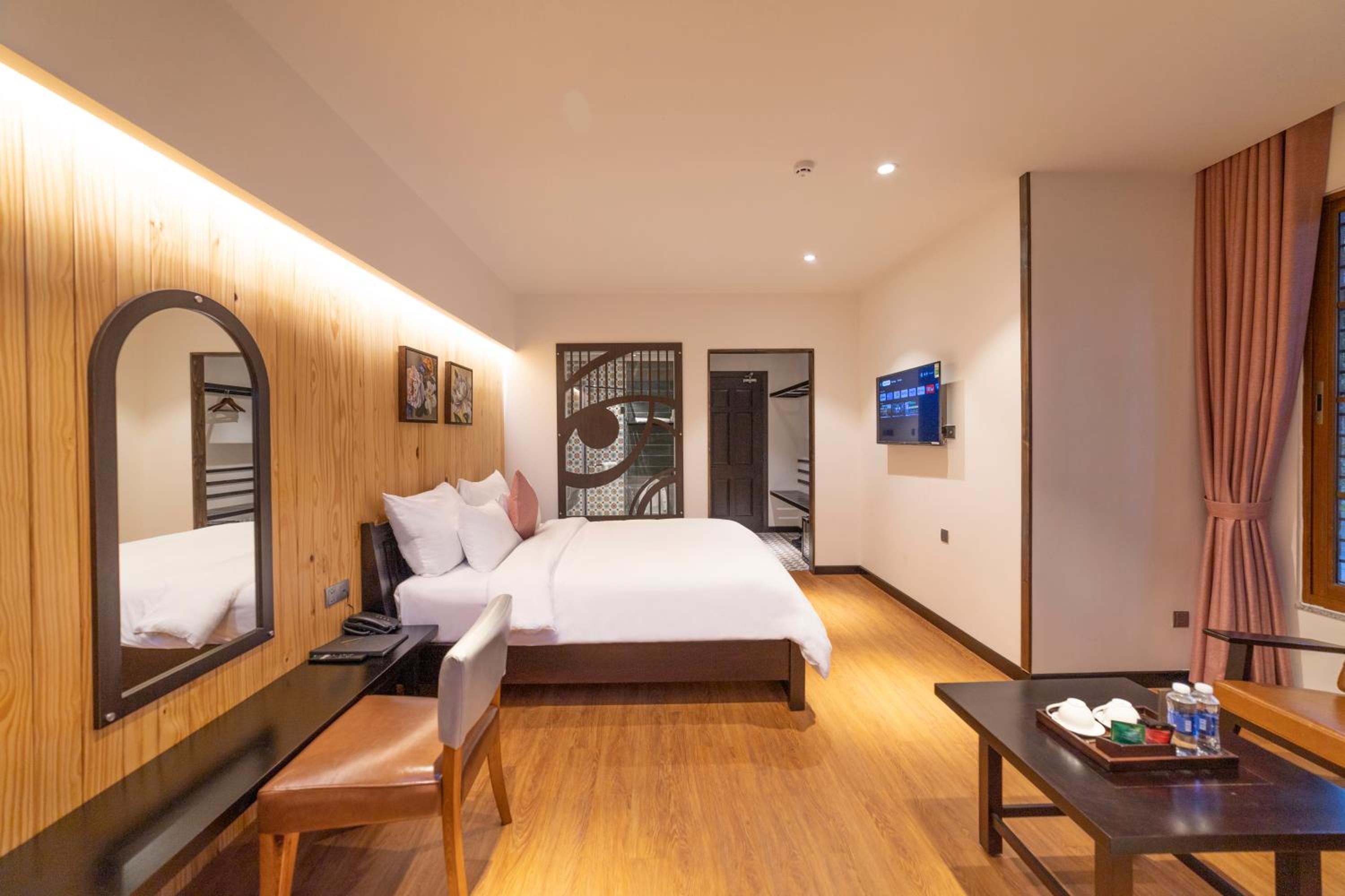Superior King Room - Photo 15