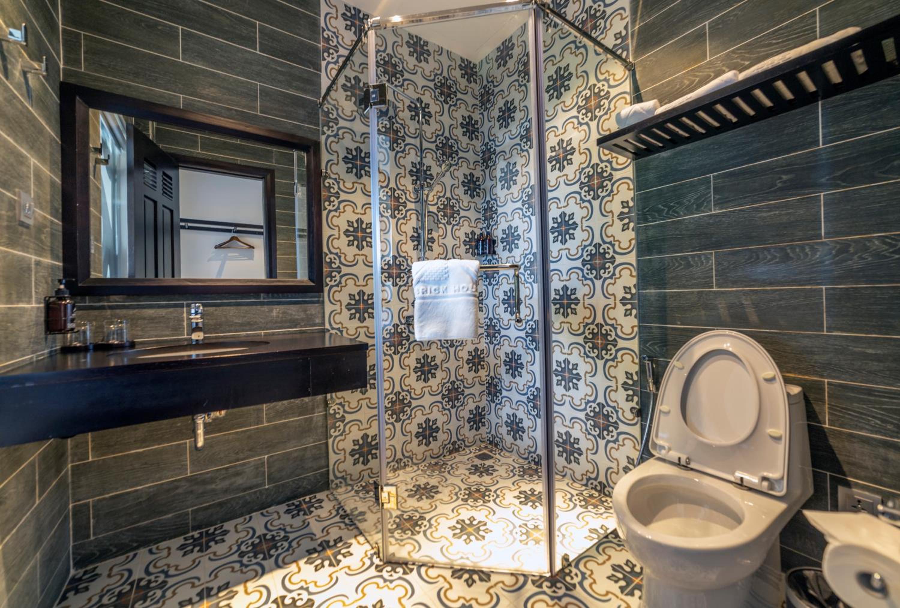 Superior King Room - Photo 16