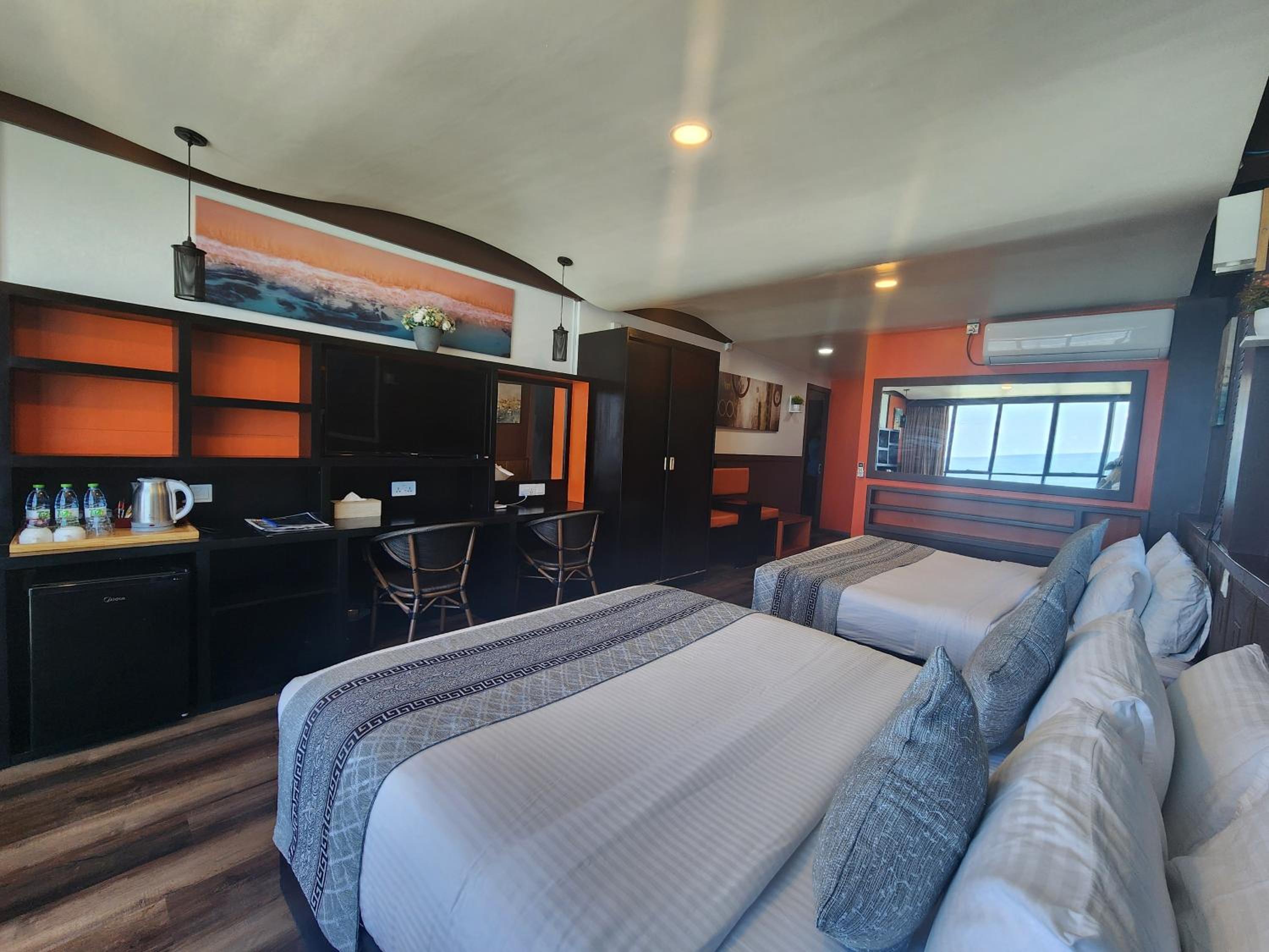 Family Room with Sea View
