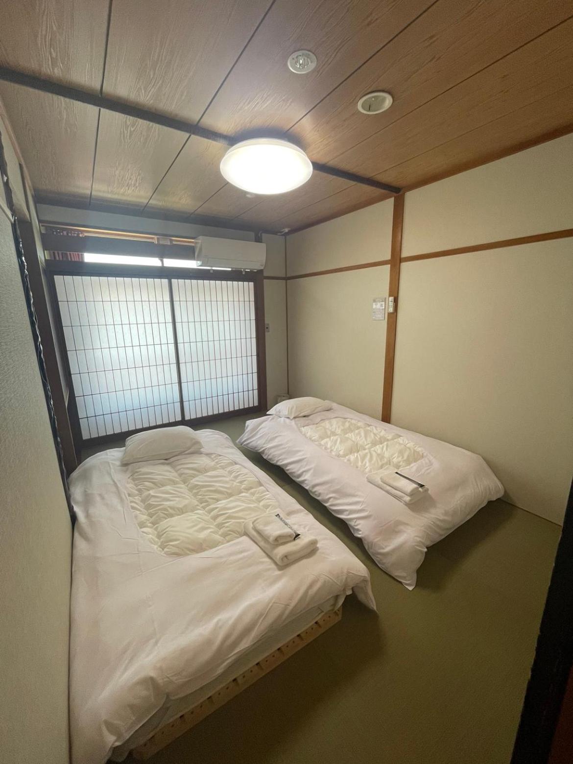 Room Selected at Check-In Japanese Twin with Shared Bathroom and Toilet photo 3