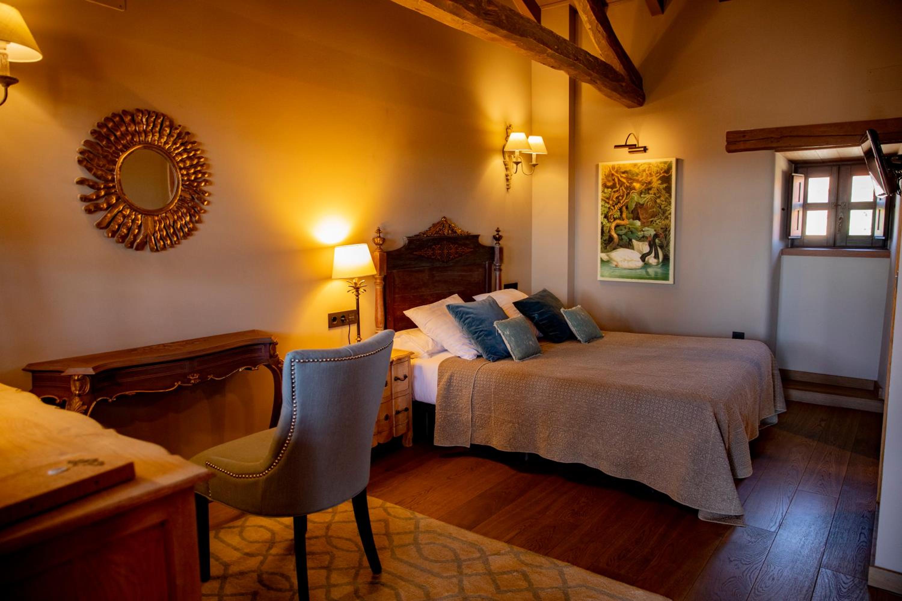 Double Room with Private Bathroom - Photo 1