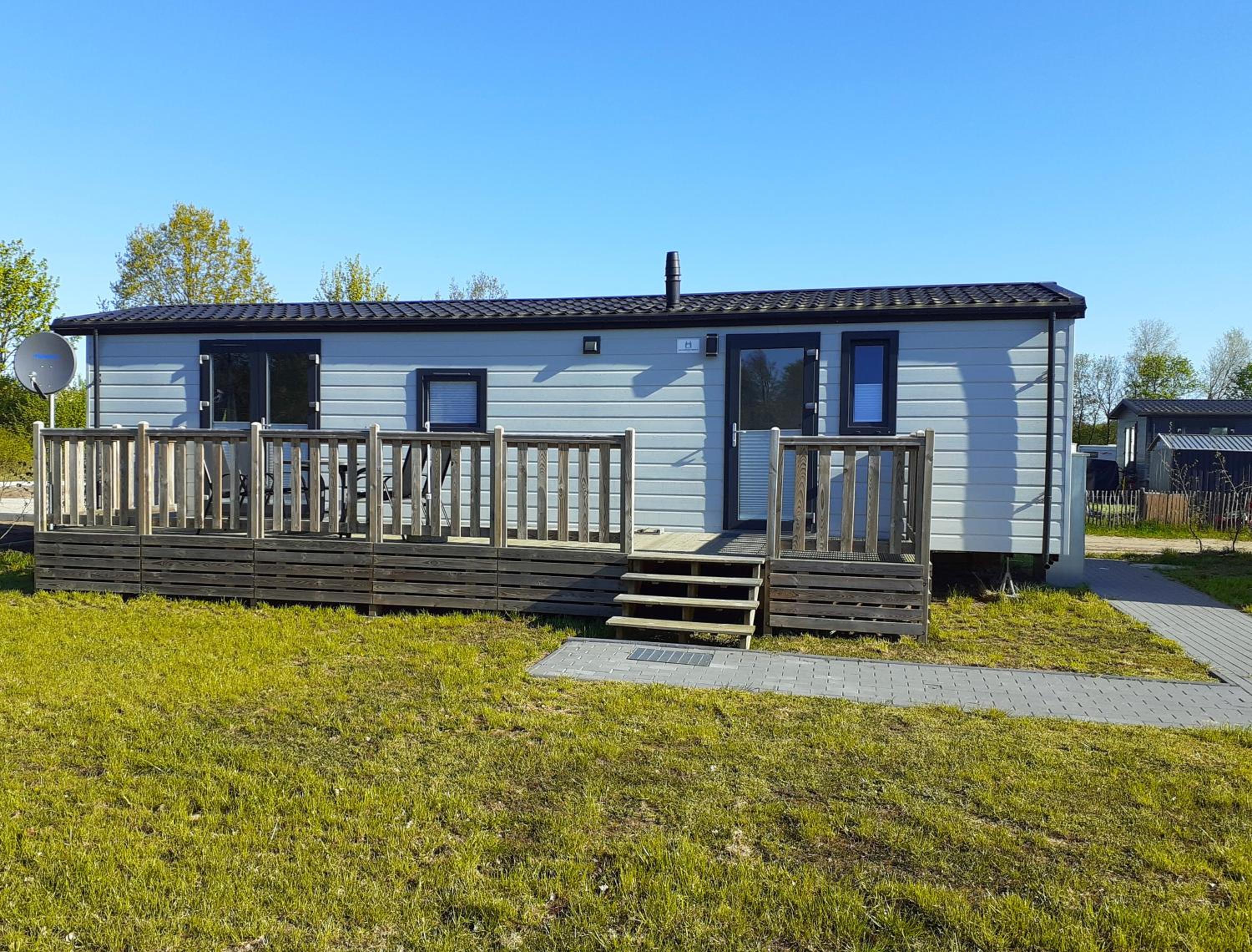 Mobile Home photo 2