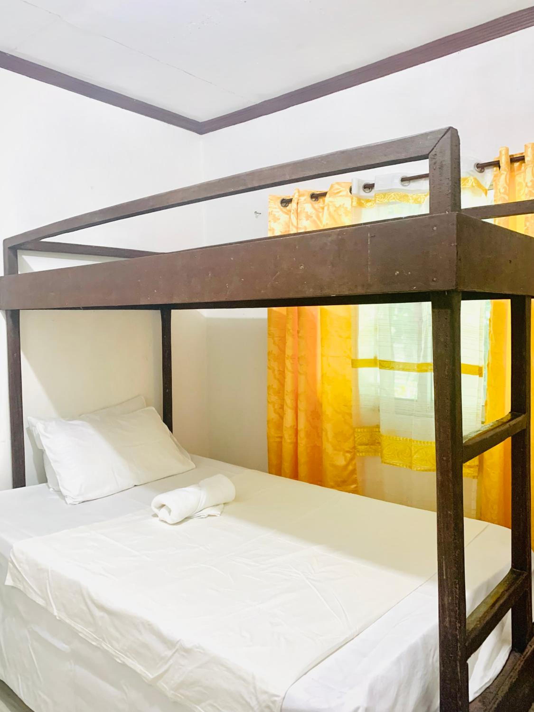 Triple Room with Private Bathroom photo 3
