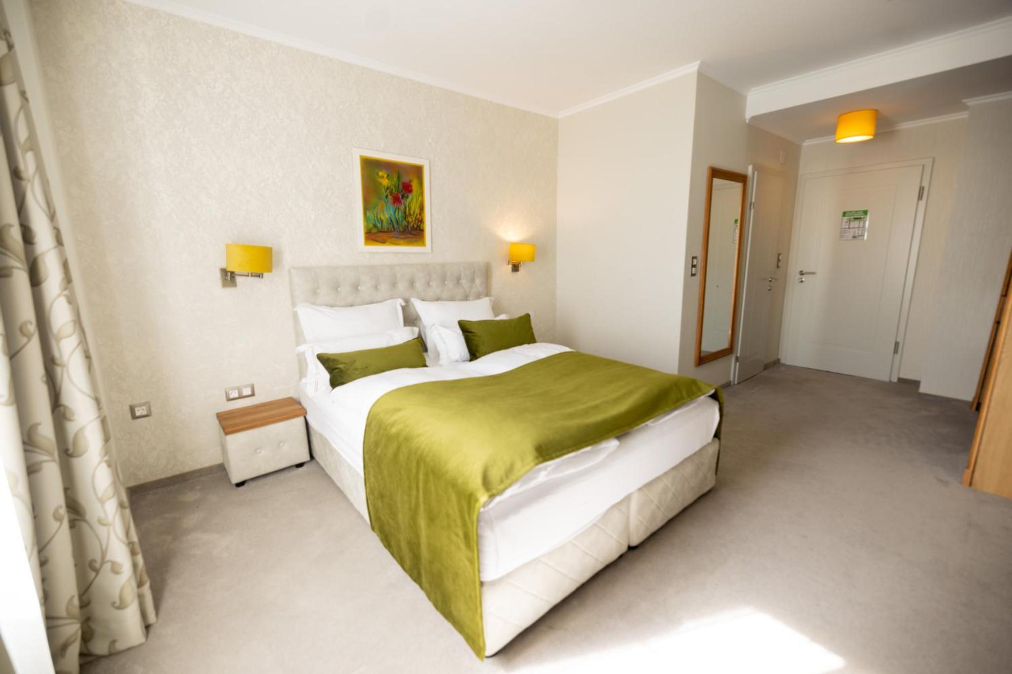 Double Room - Photo 7