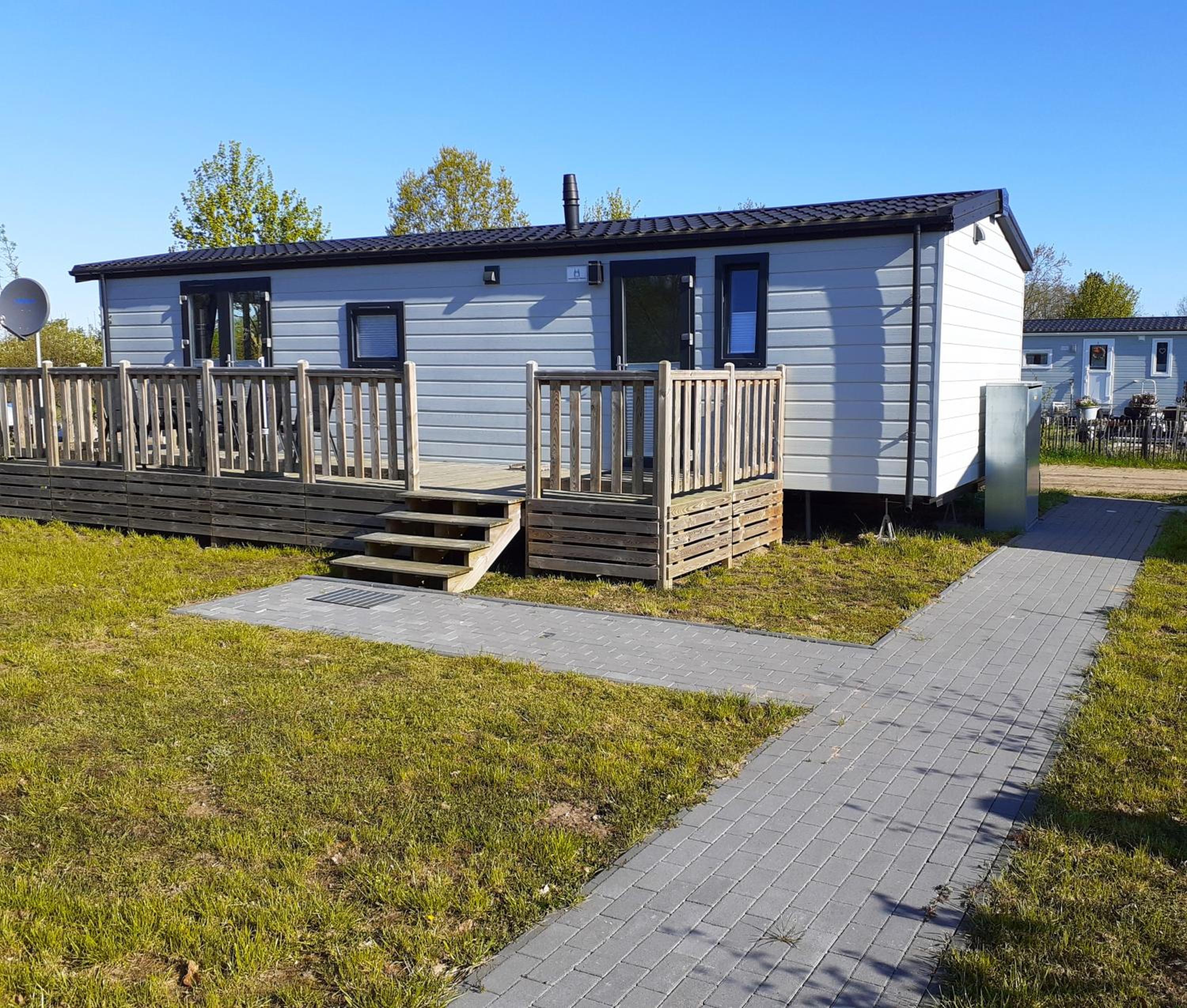 Mobile Home photo 3
