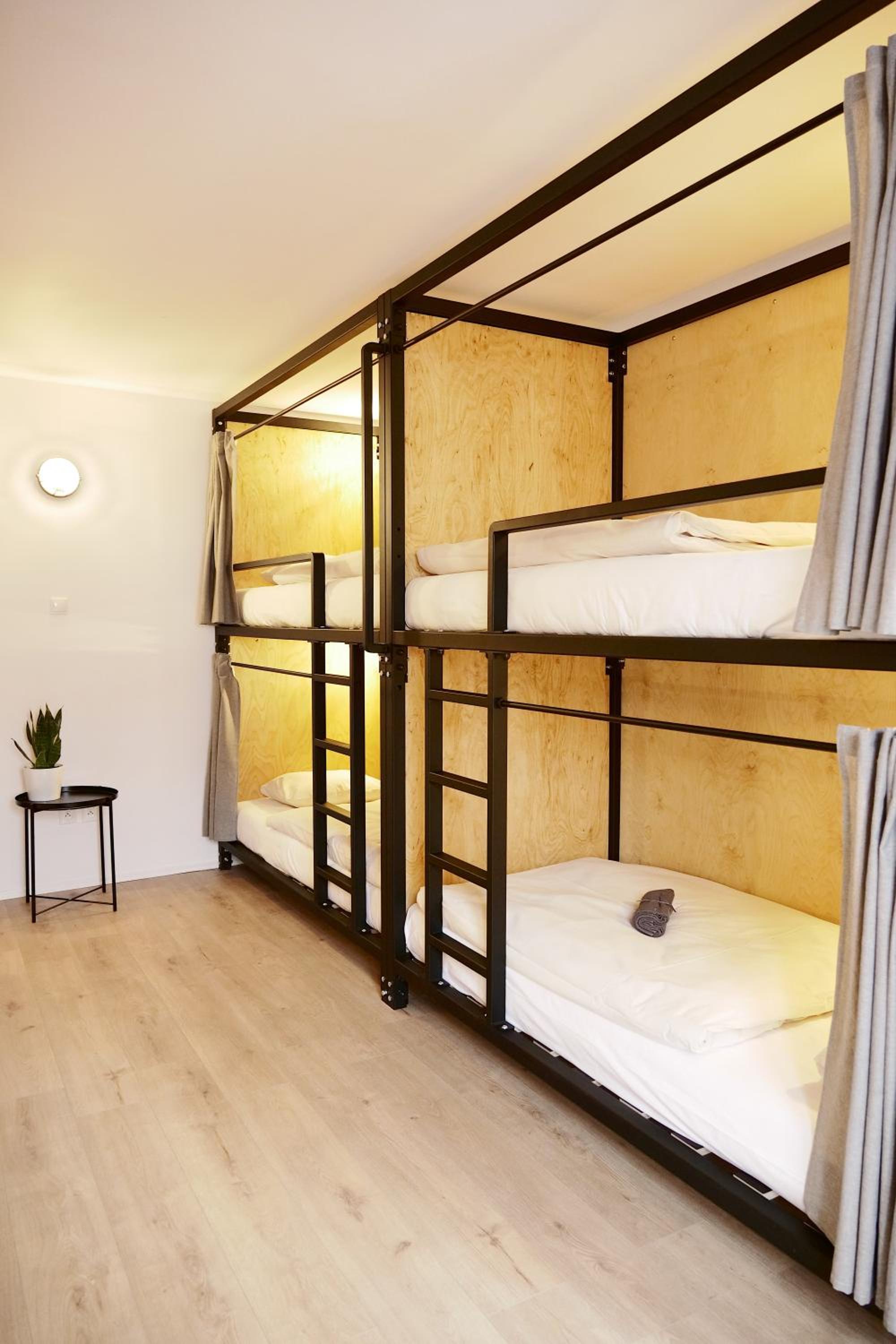 Bed in 12-Bed Mixed Dormitory Room photo 3