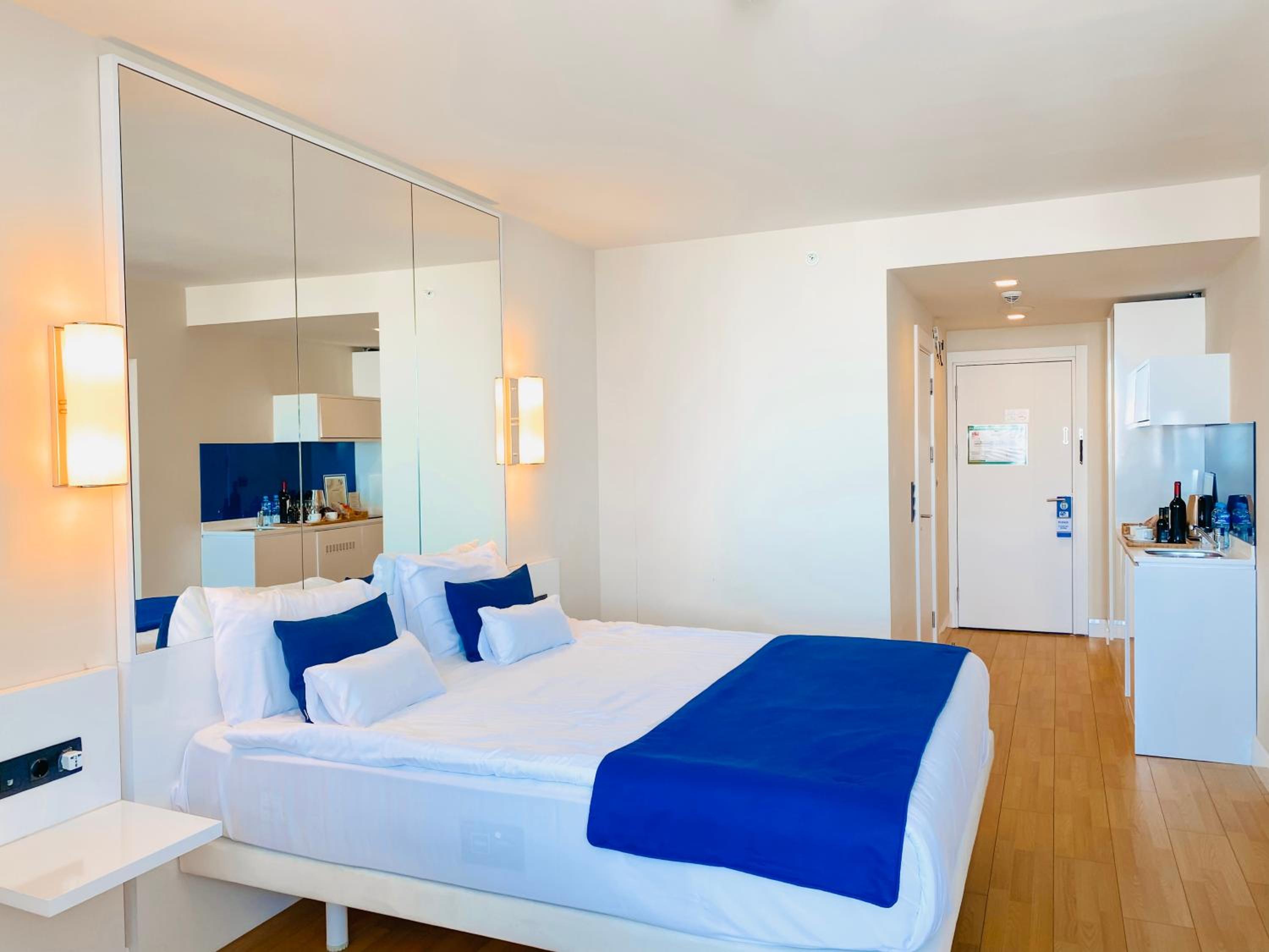 Studio Apartment