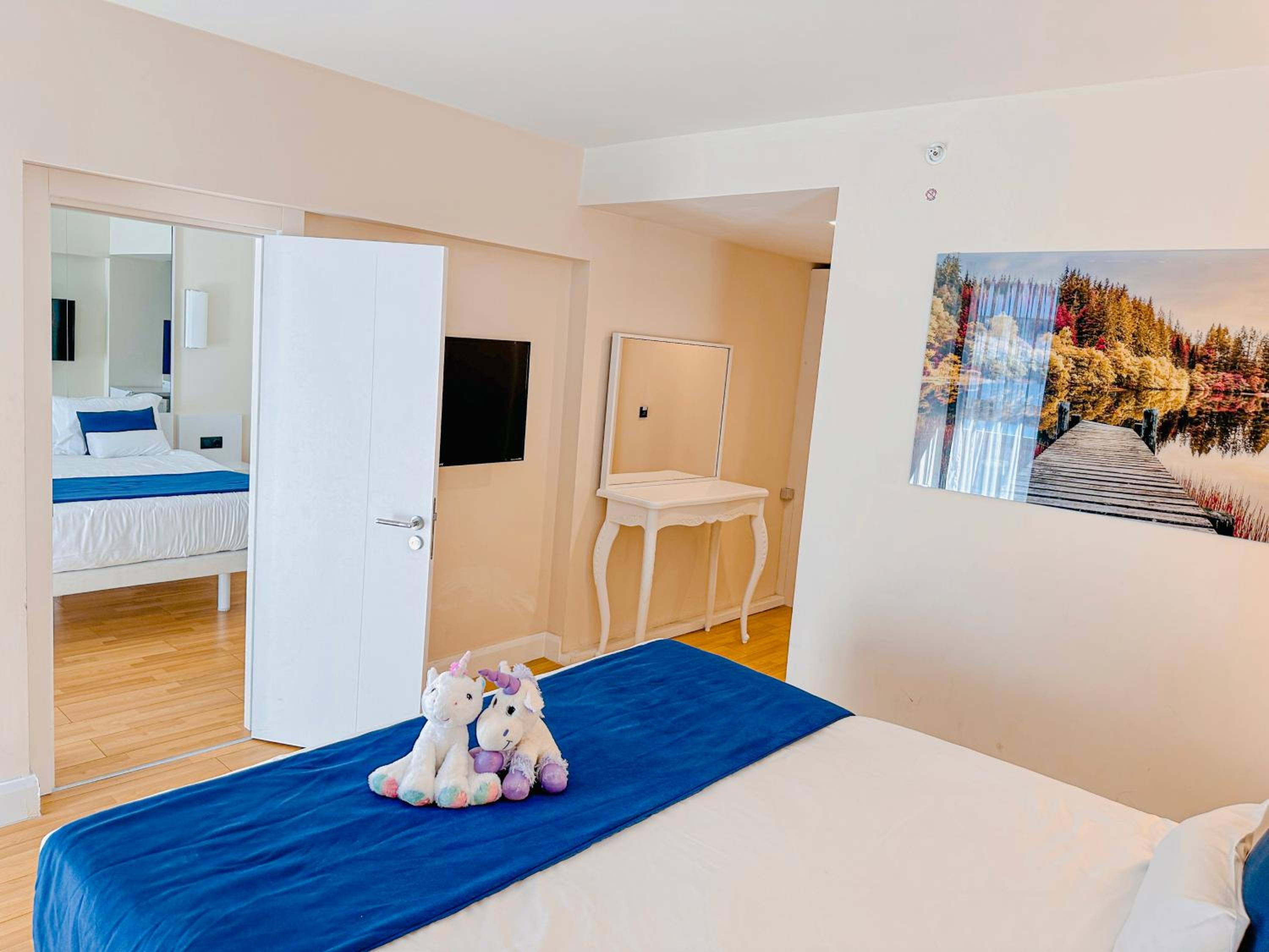 Deluxe Family Room