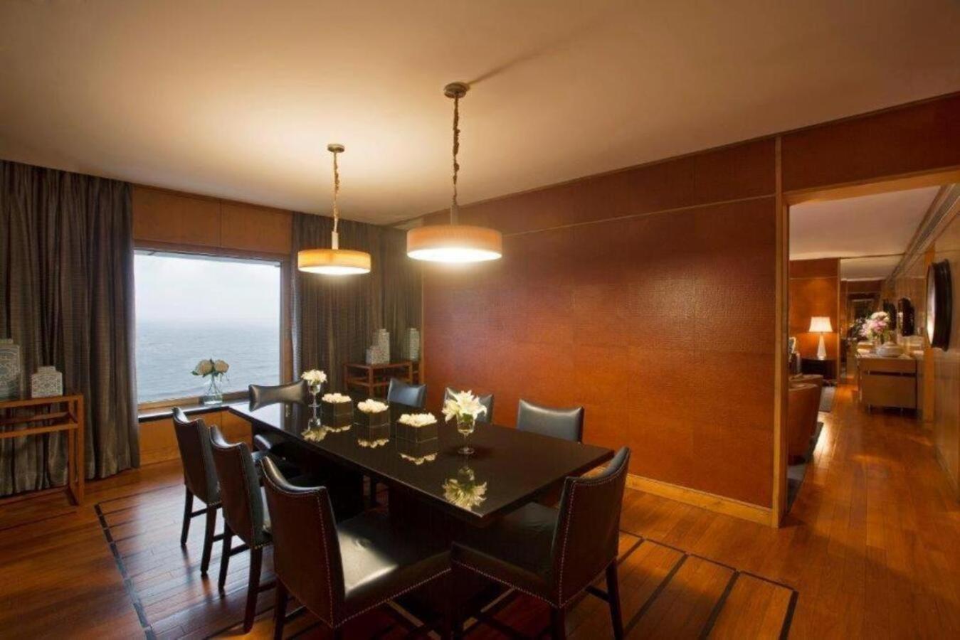 Presidential Suite King Bed Sea View - High tea, evening cocktails, butler service, Complimentary 1 way airport transfer