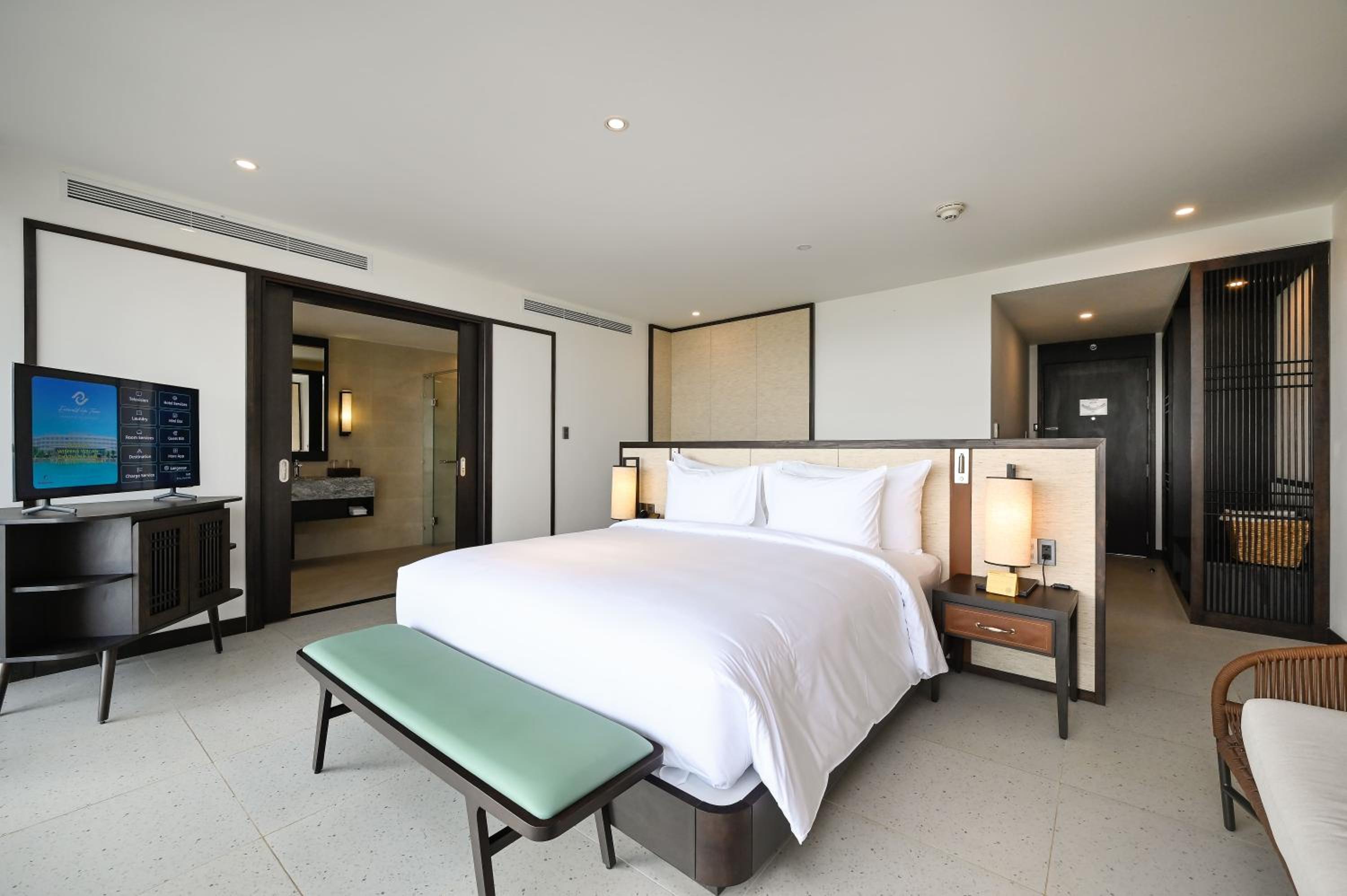 Junior Suite with Ocean View - Photo 3