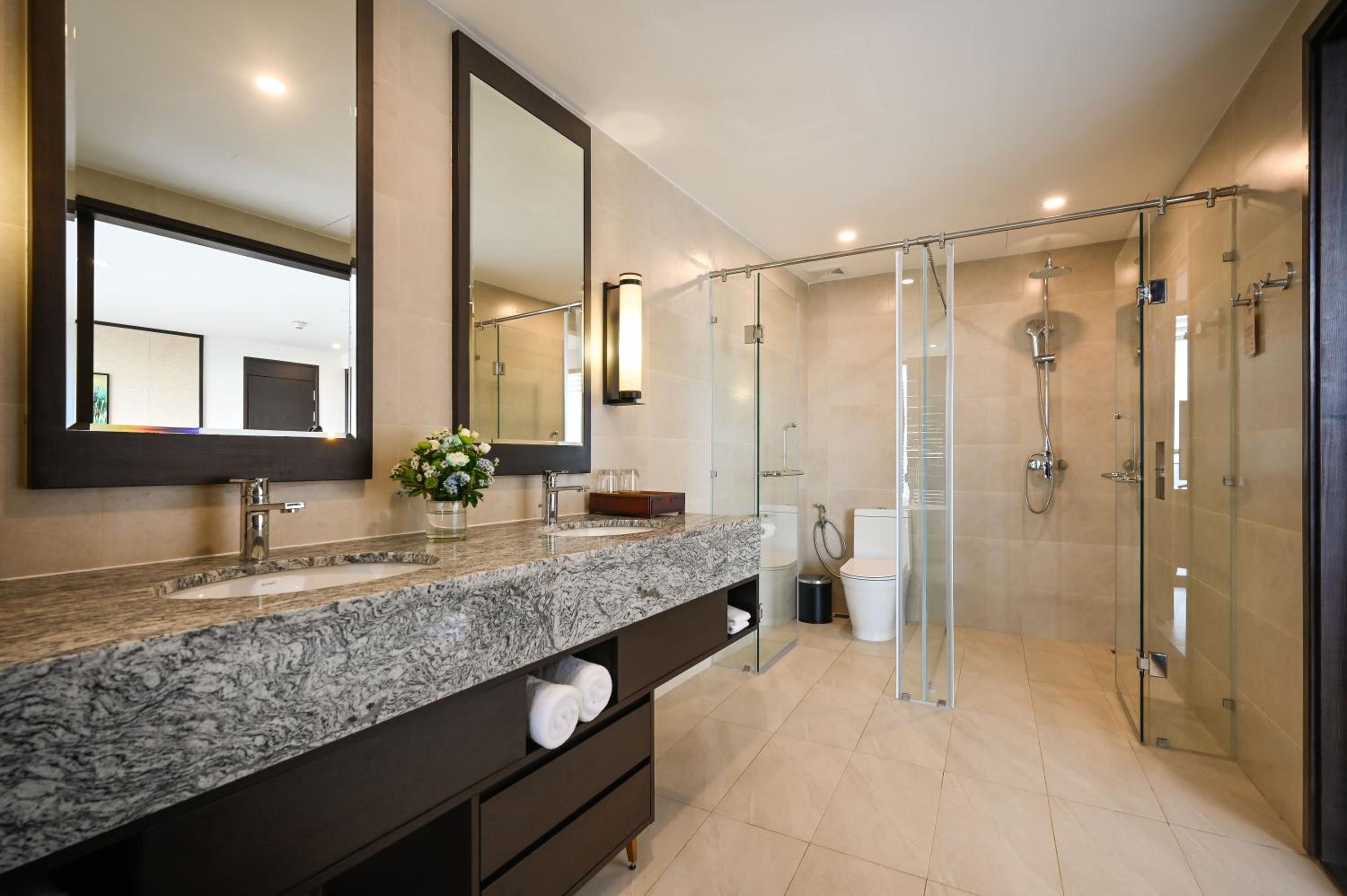 Junior Suite with Ocean View - Photo 5