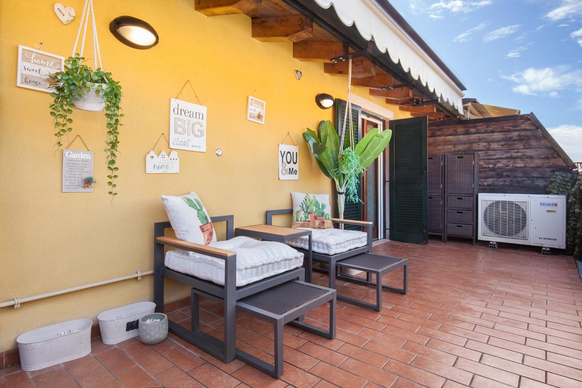 Apartment with Balcony photo 2