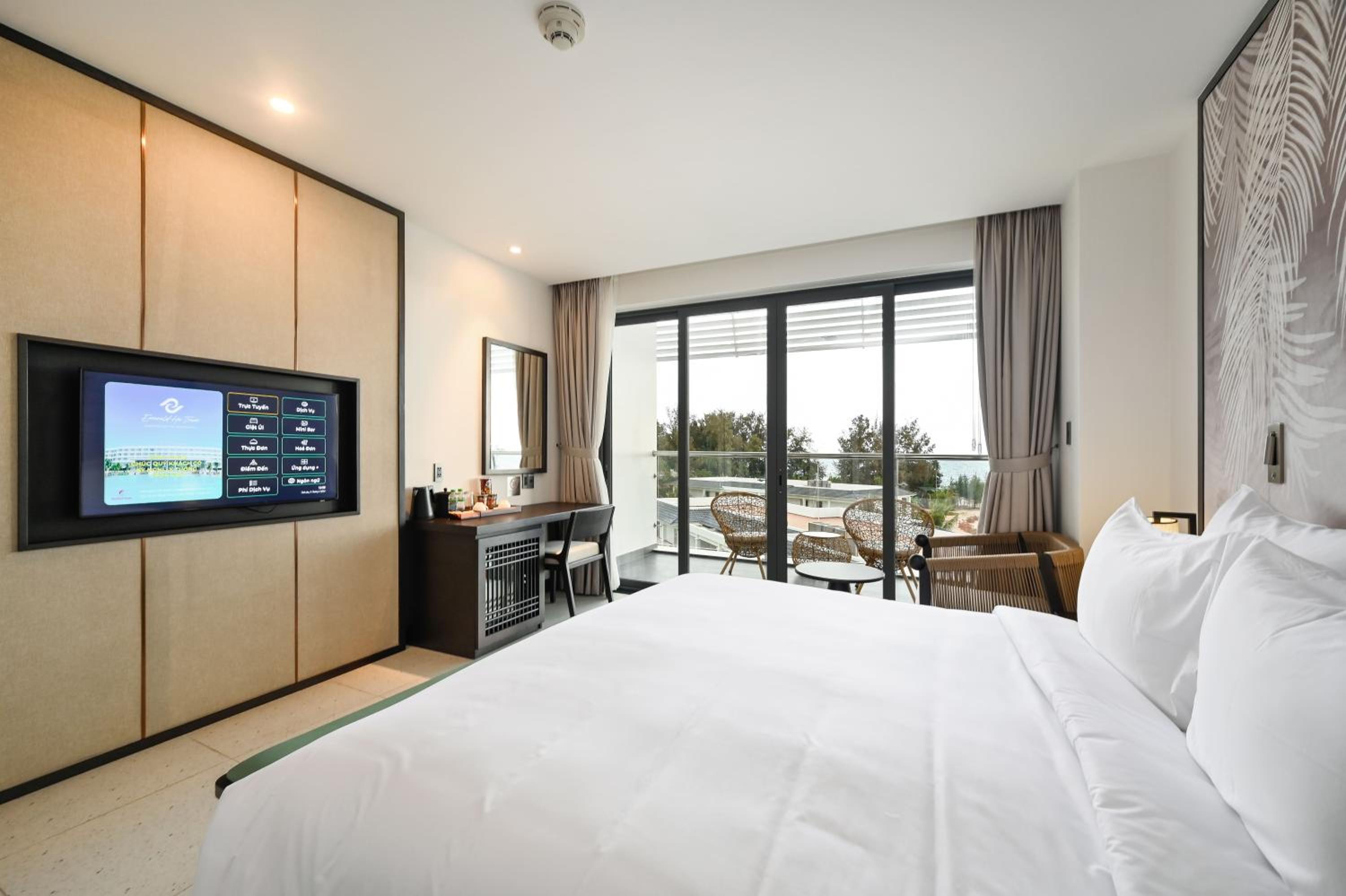 Standard King Room - Photo 3