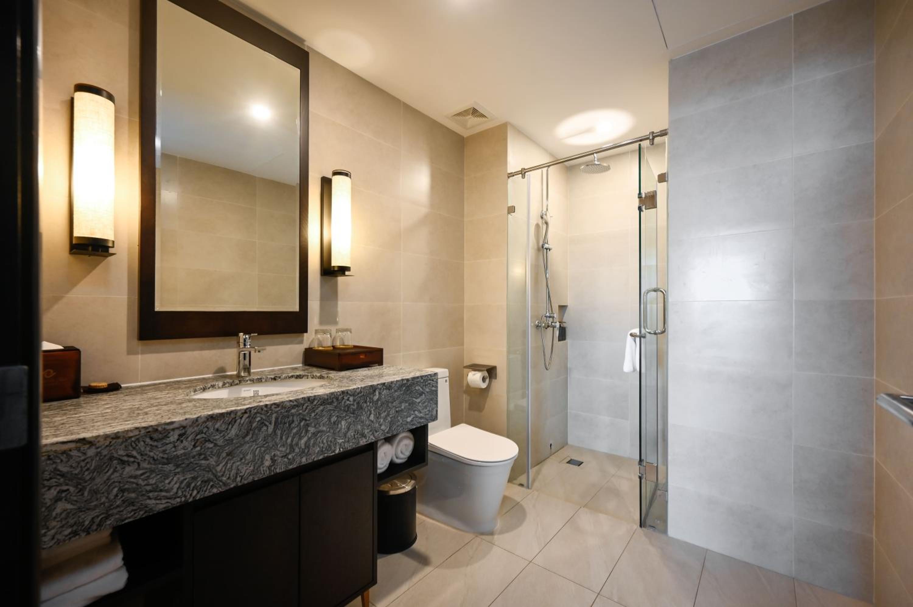 Standard King Room - Photo 2