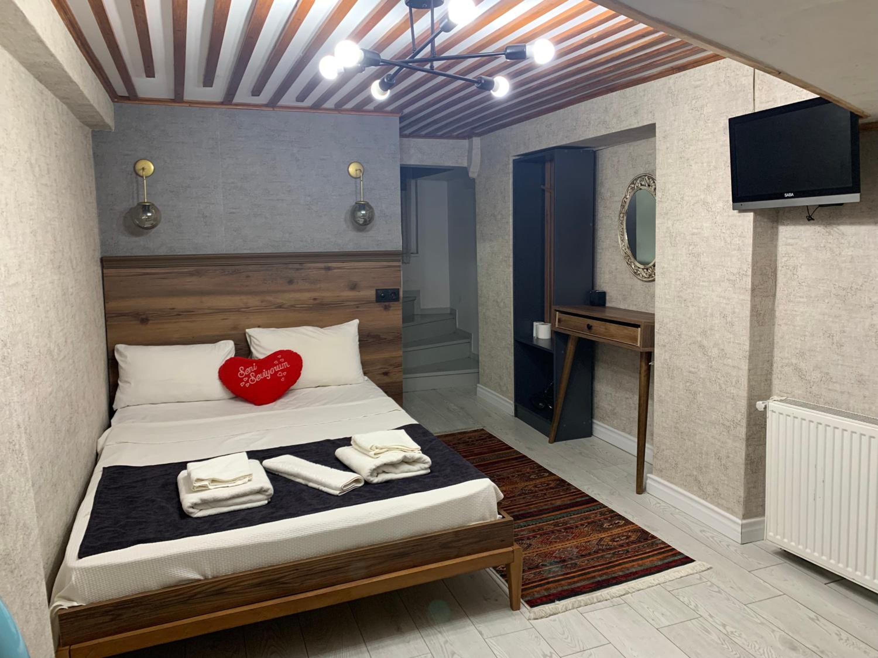 Economy Double Room photo 2