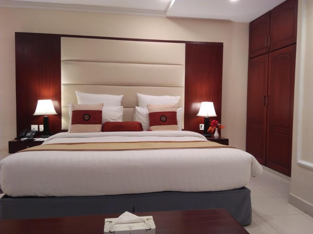 Superior King Room photo 2