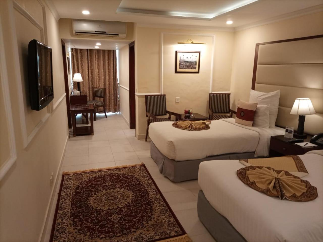Deluxe Twin Room photo 3