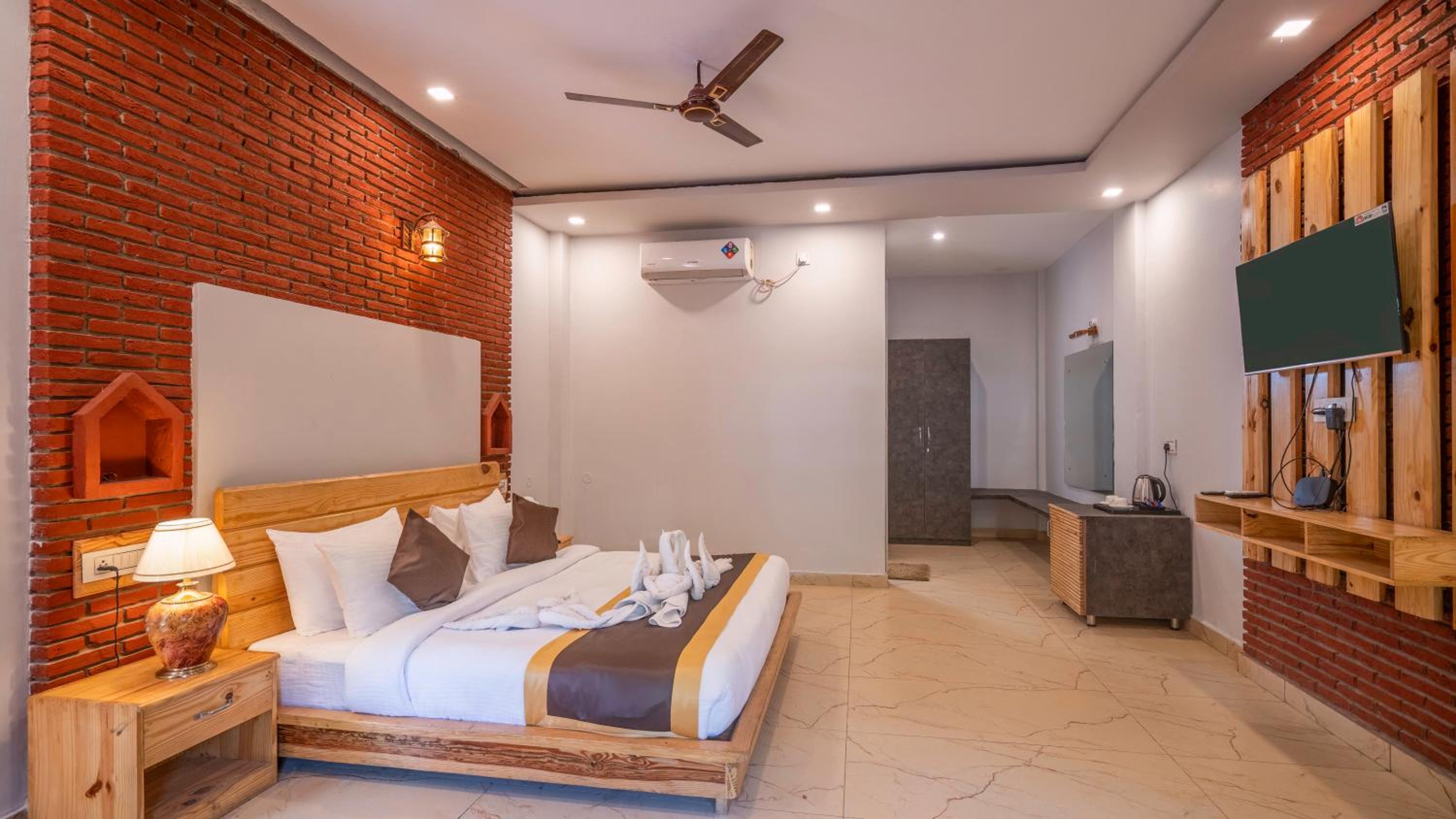 Deluxe King Room