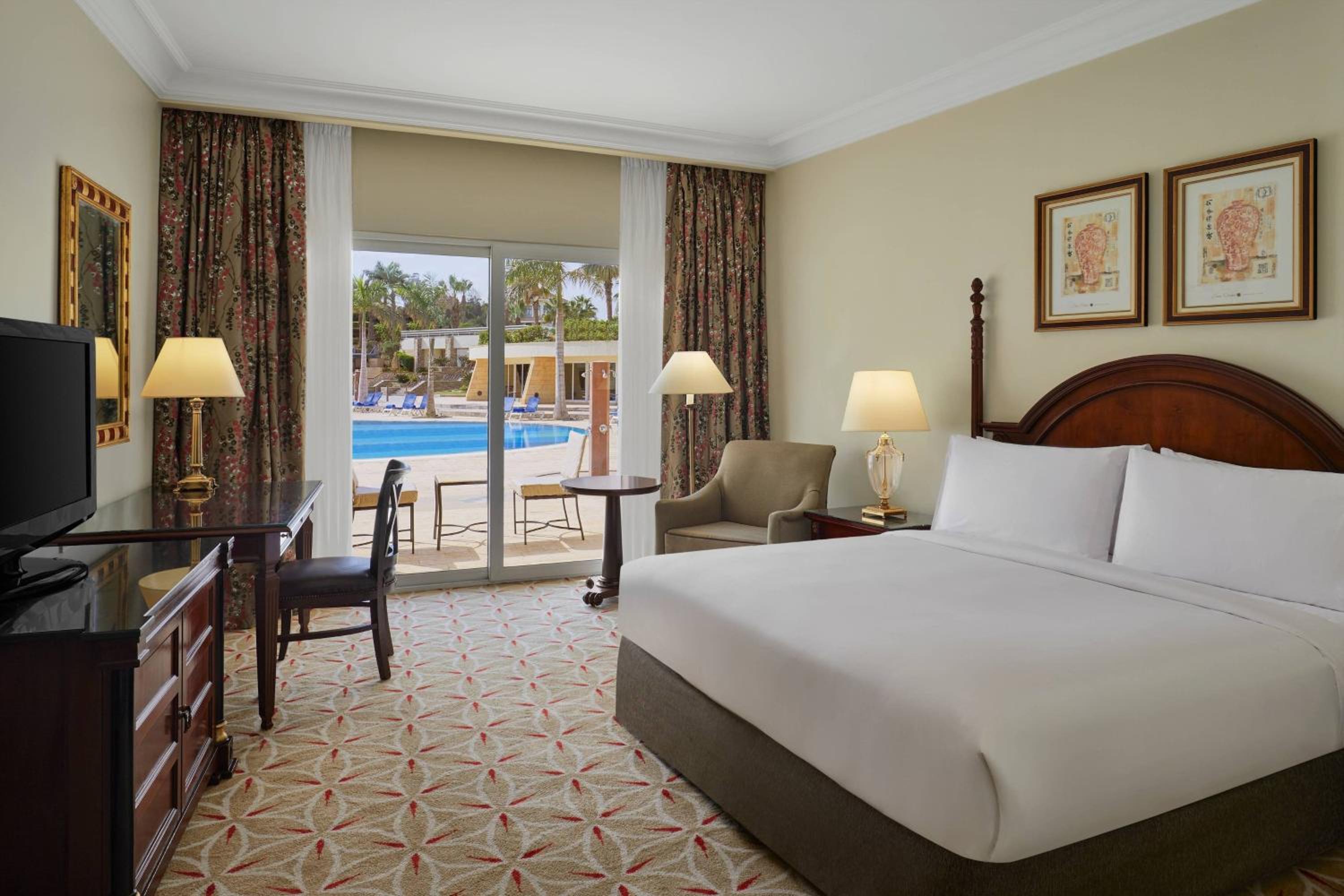 Pool Side King Deluxe Room, Pool Access, 1 bed