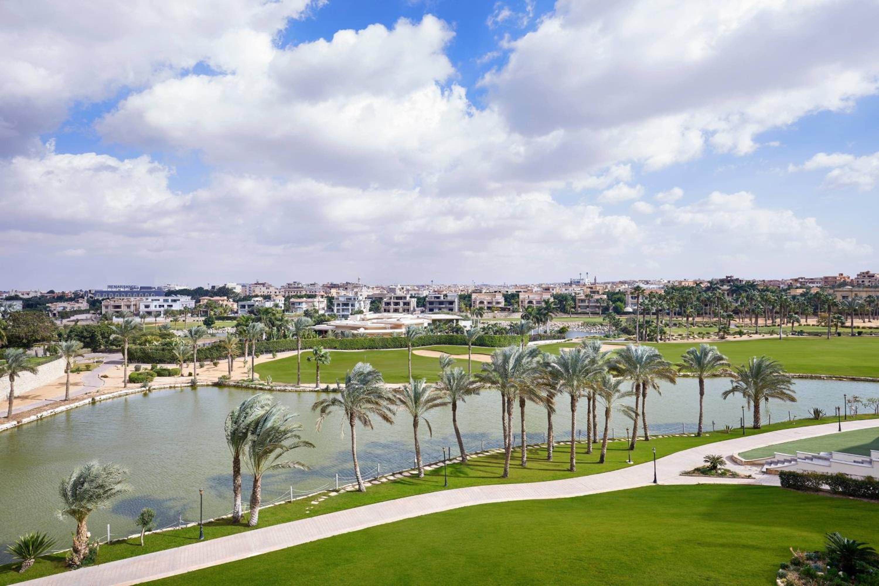 Deluxe Double Guest Room, Pool / Golf view, 2 beds thumbnail 5