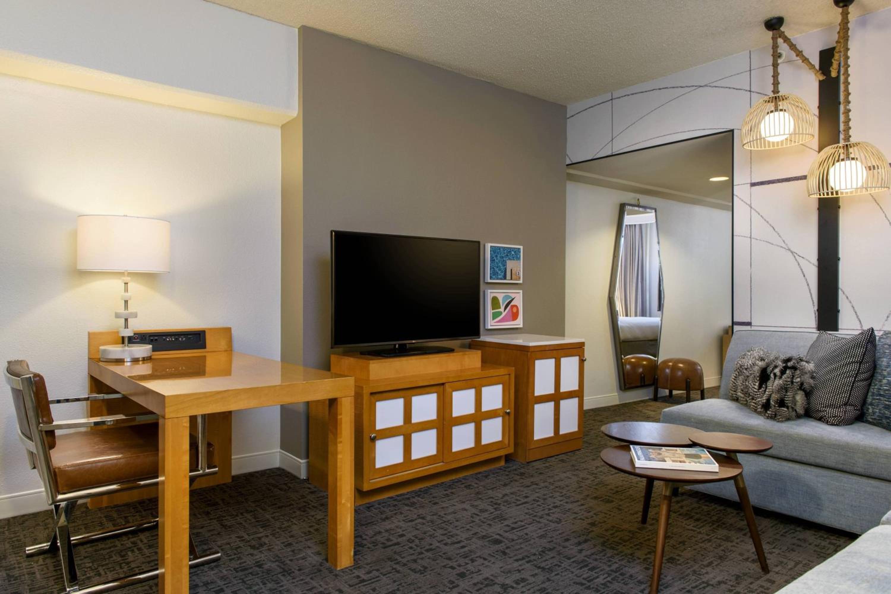 Junior King Suite with Mountain View (No Resort Fees) - Photo 10