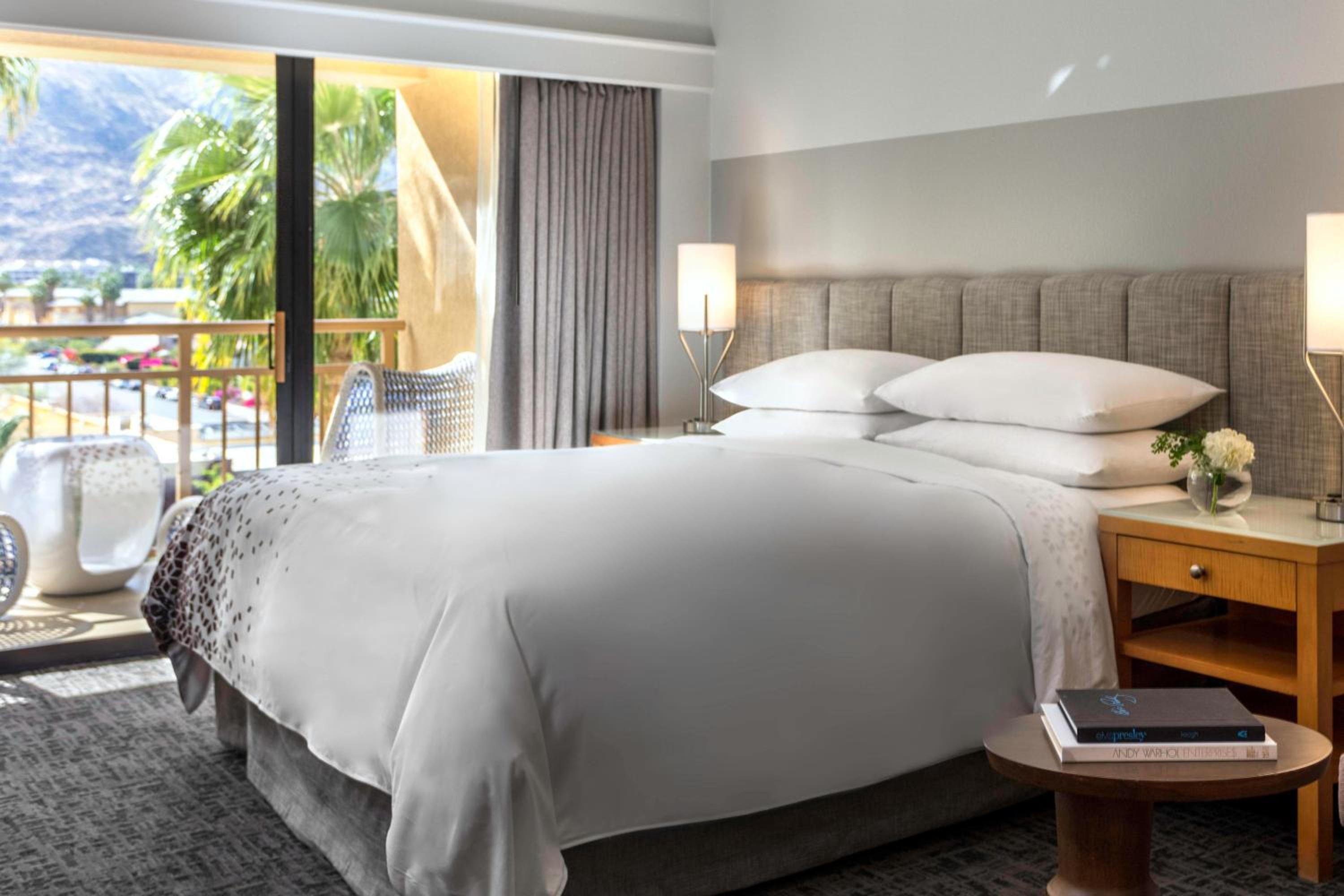 King Suite with Pool View (No Resort Fees) - Photo 2