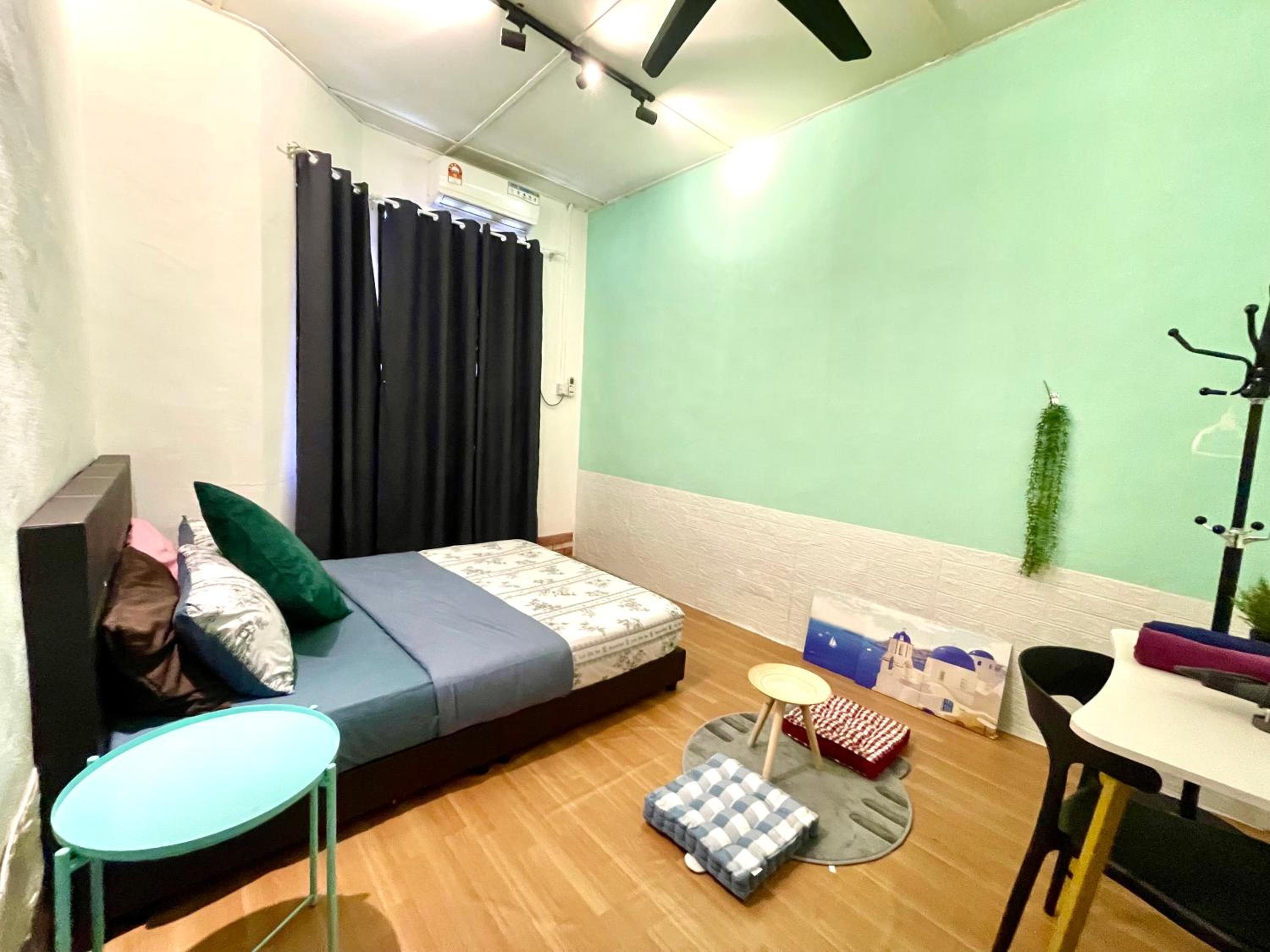 Three-Bedroom House photo 2