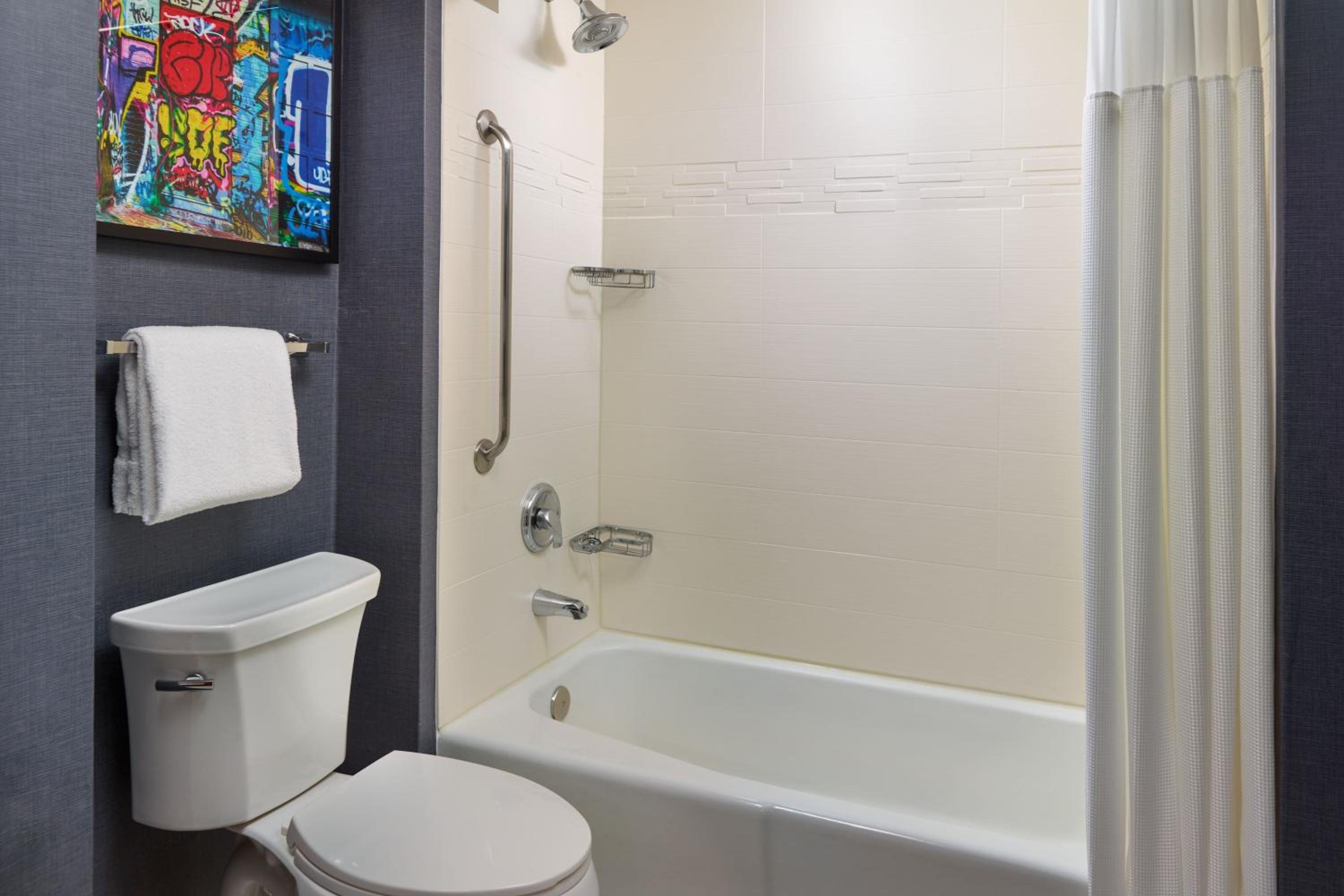 One-Bedroom King Suite with Sofa Bed - Photo 2