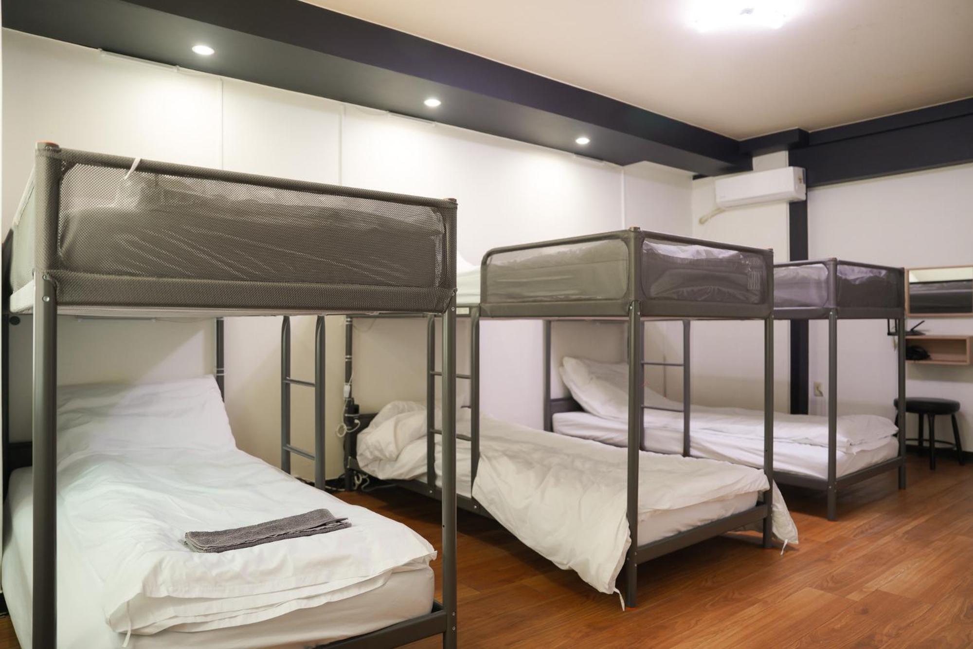 Bed in 6-Bed Male Dormitory Room - Photo 2