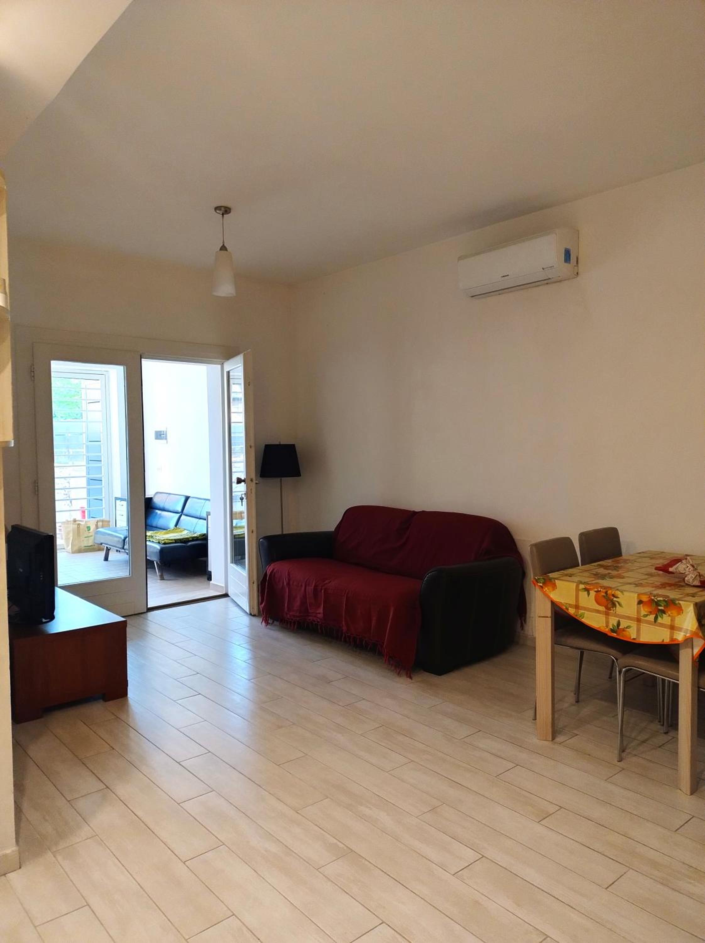 One-Bedroom House photo 3