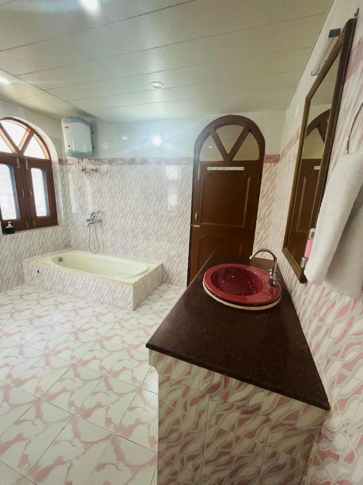 Deluxe Double Room with Bath photo 2