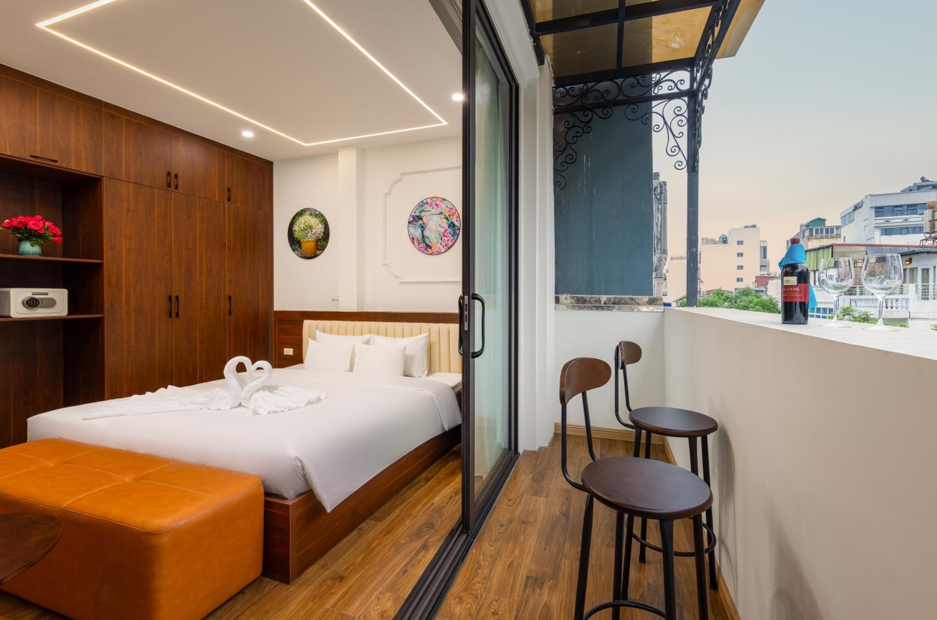 Junior Suite with Balcony