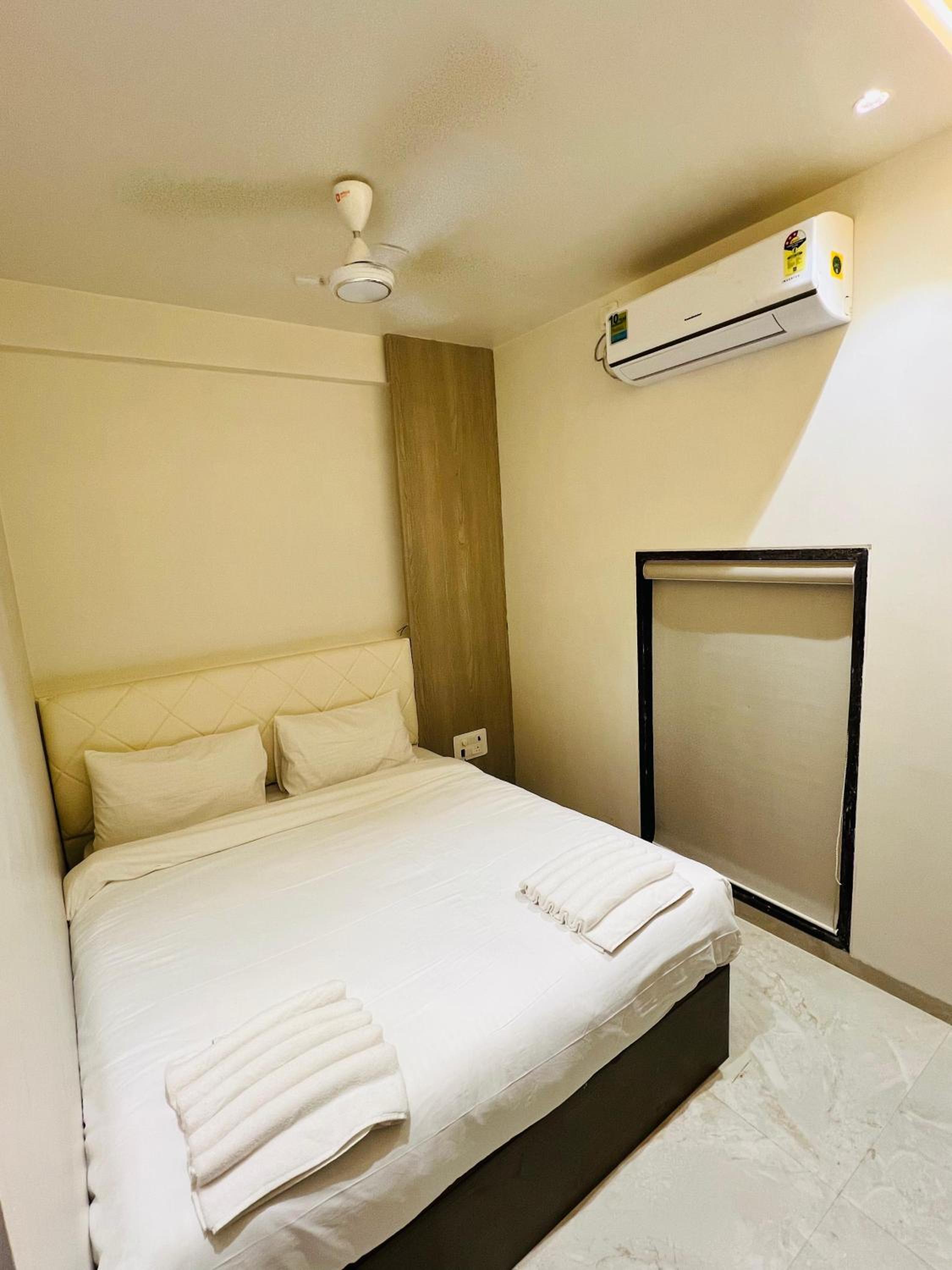 Small Single Room - Photo 1