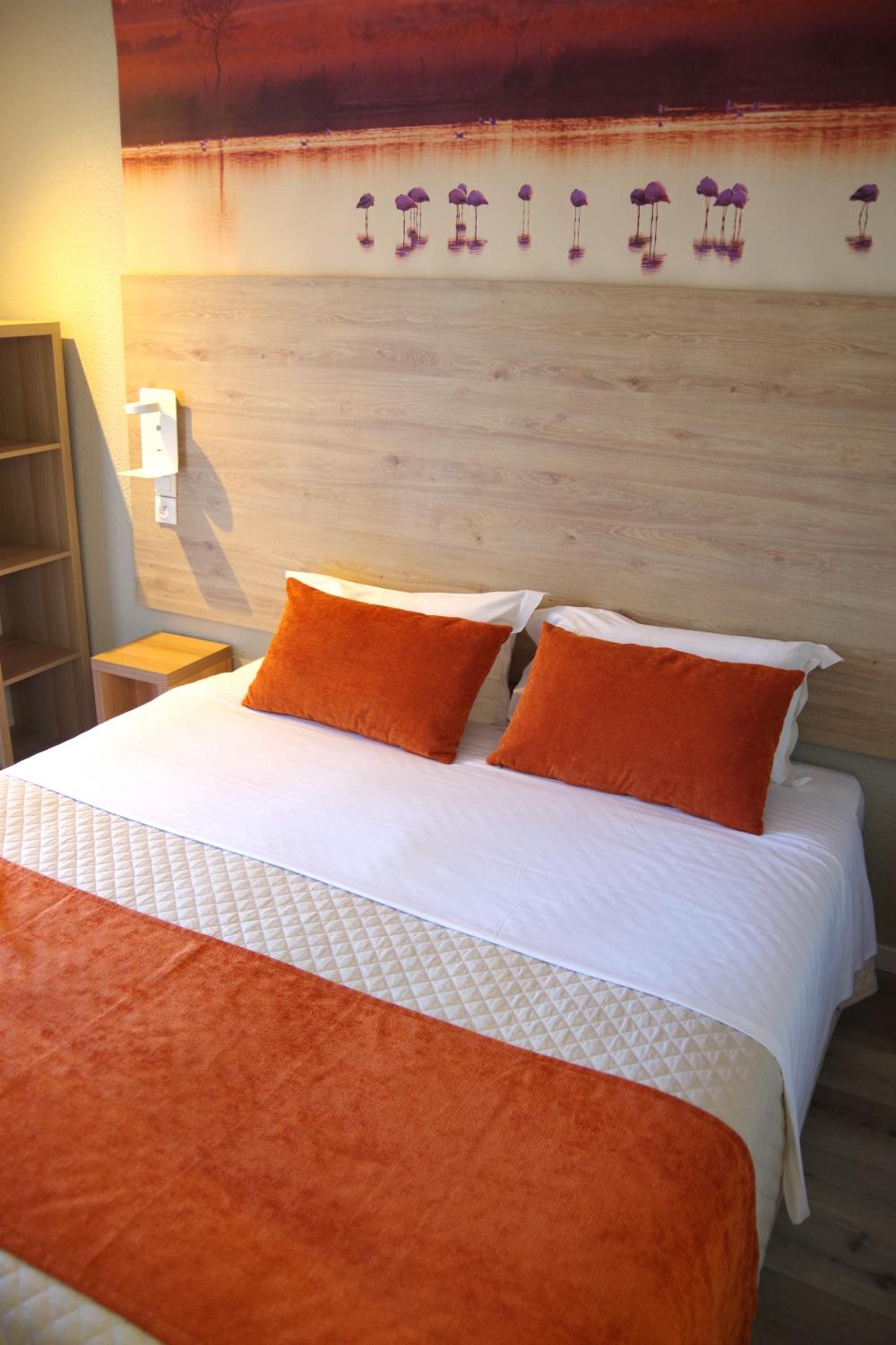 Standard Double or Twin Room - Photo 6