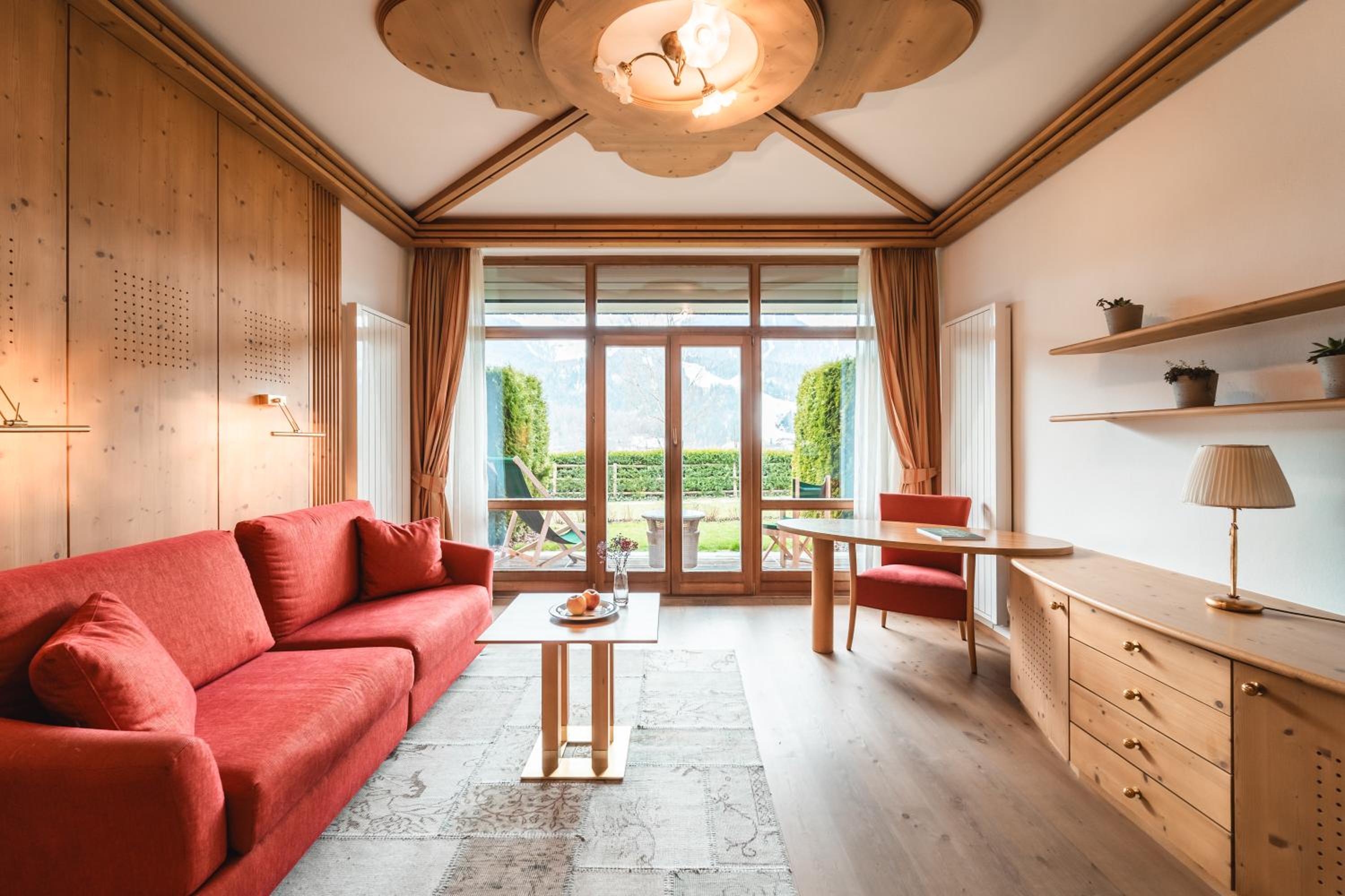 Suite with Mountain View - Photo 8