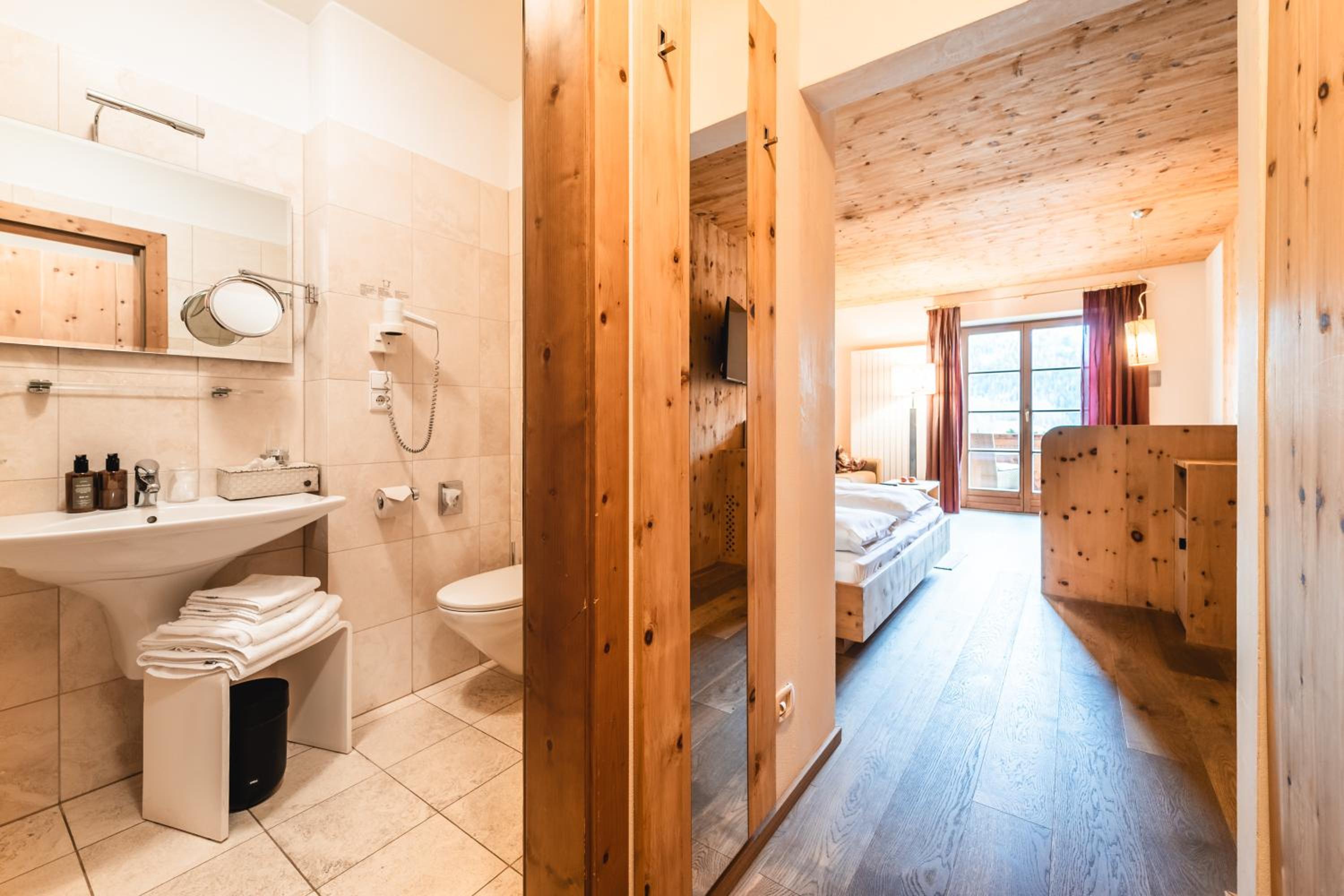 Superior Double or Twin Room - Photo 1