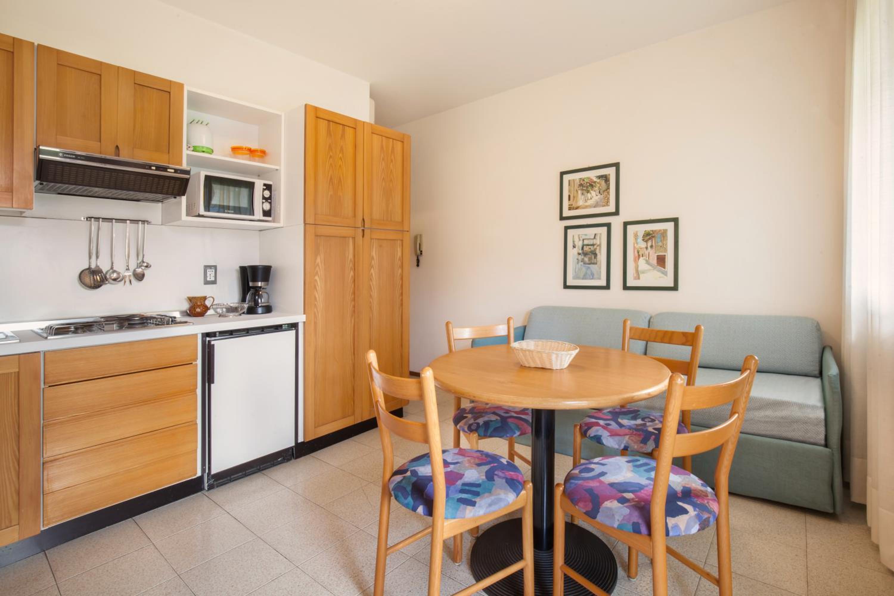 One-Bedroom Apartment - Photo 11