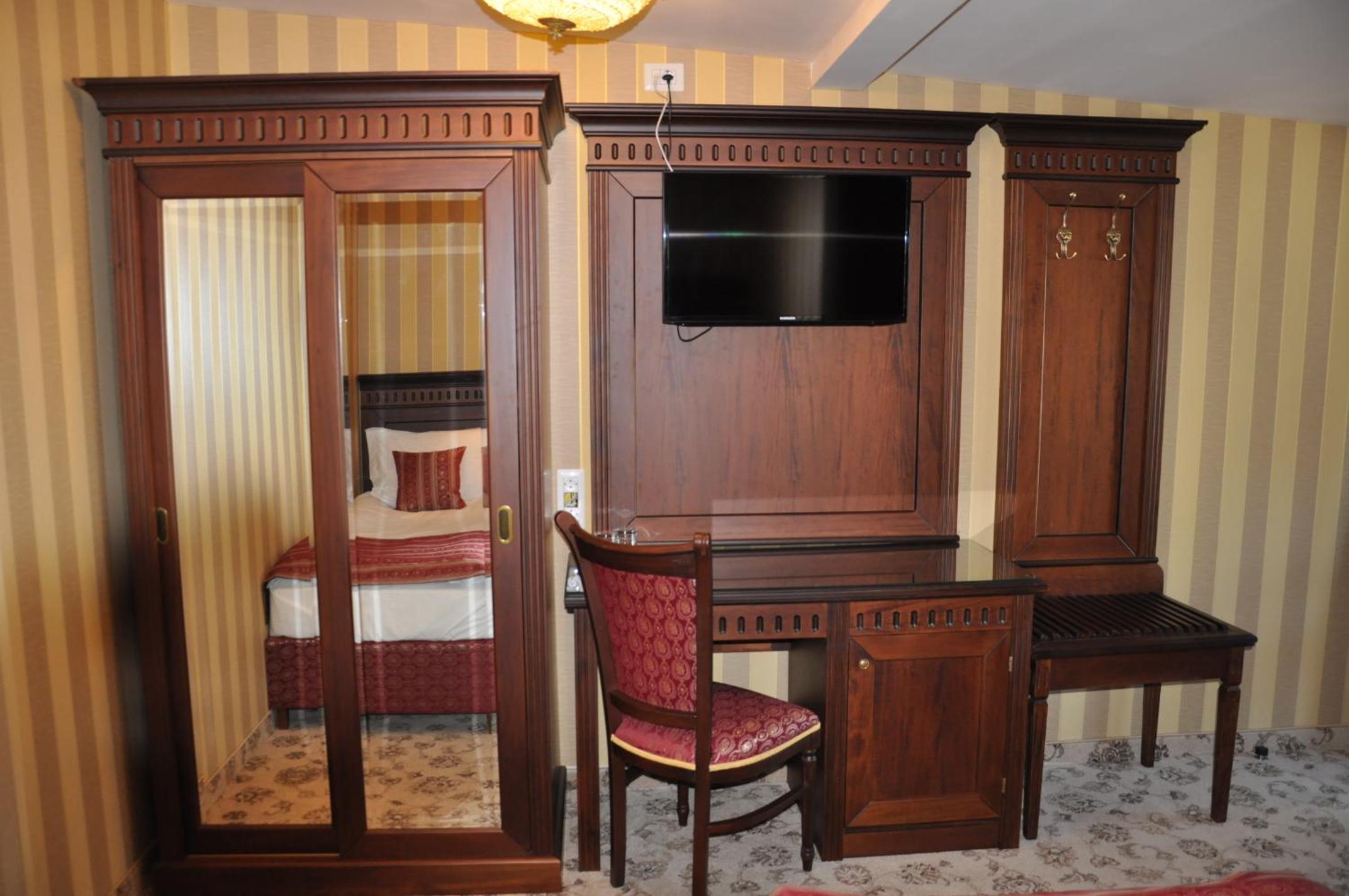 Double or Twin Room photo 3