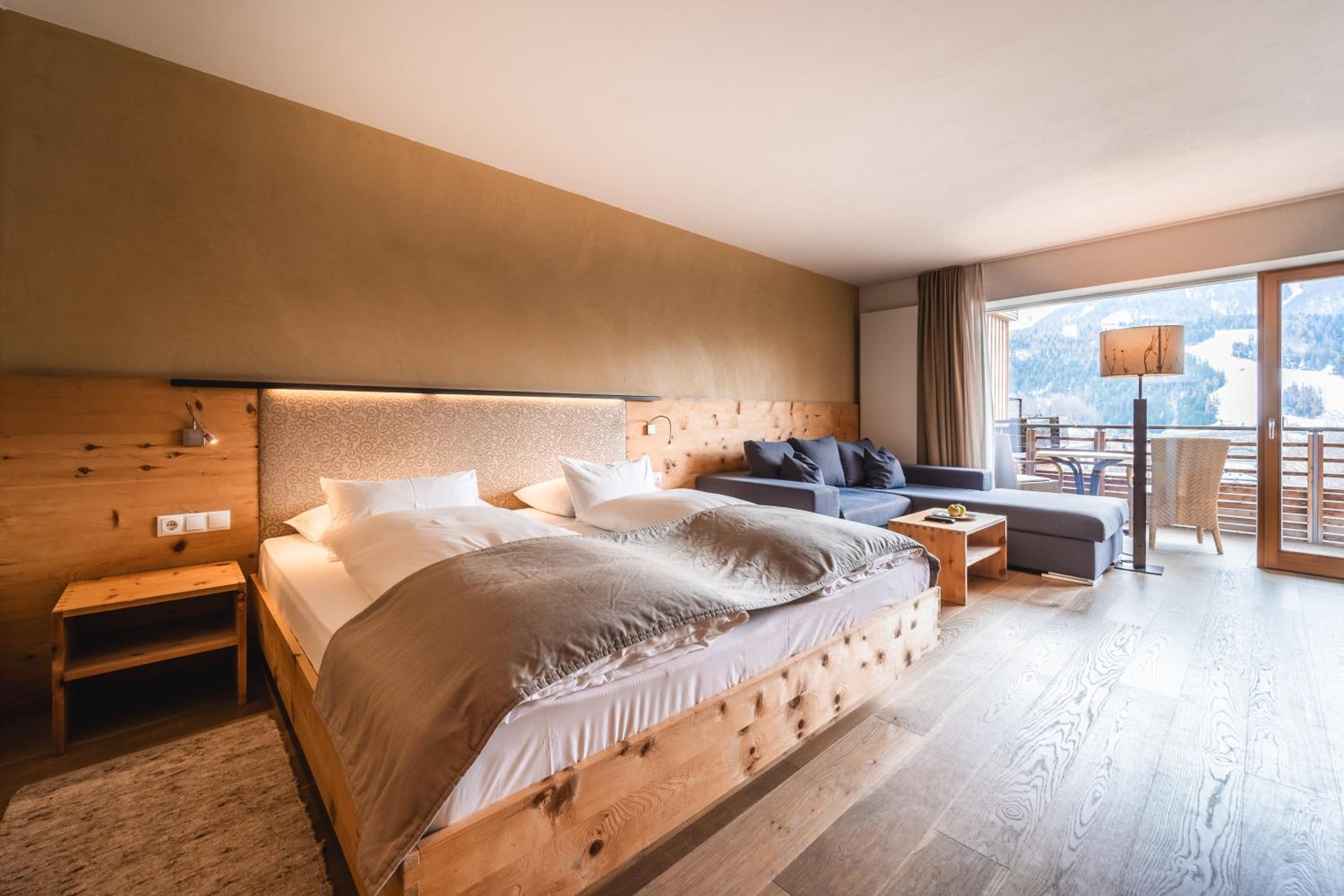 Suite - Photo 15