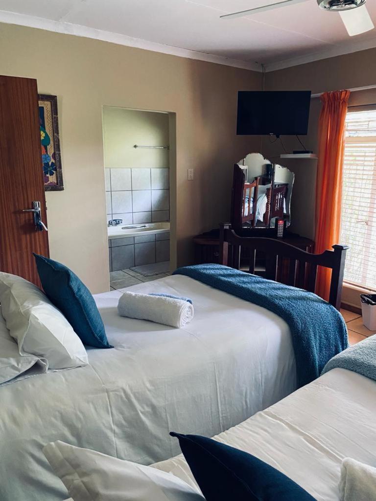 Double Room With Private Bathroom photo 3