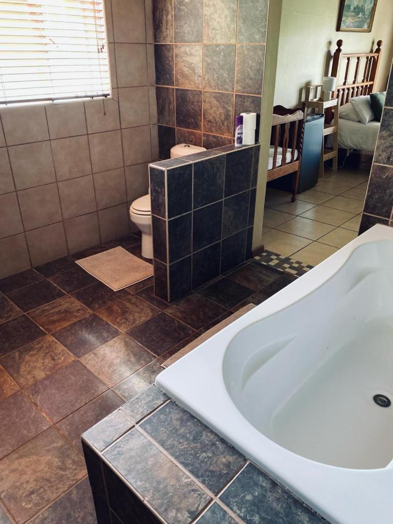 Family Room With Bathroom photo 3