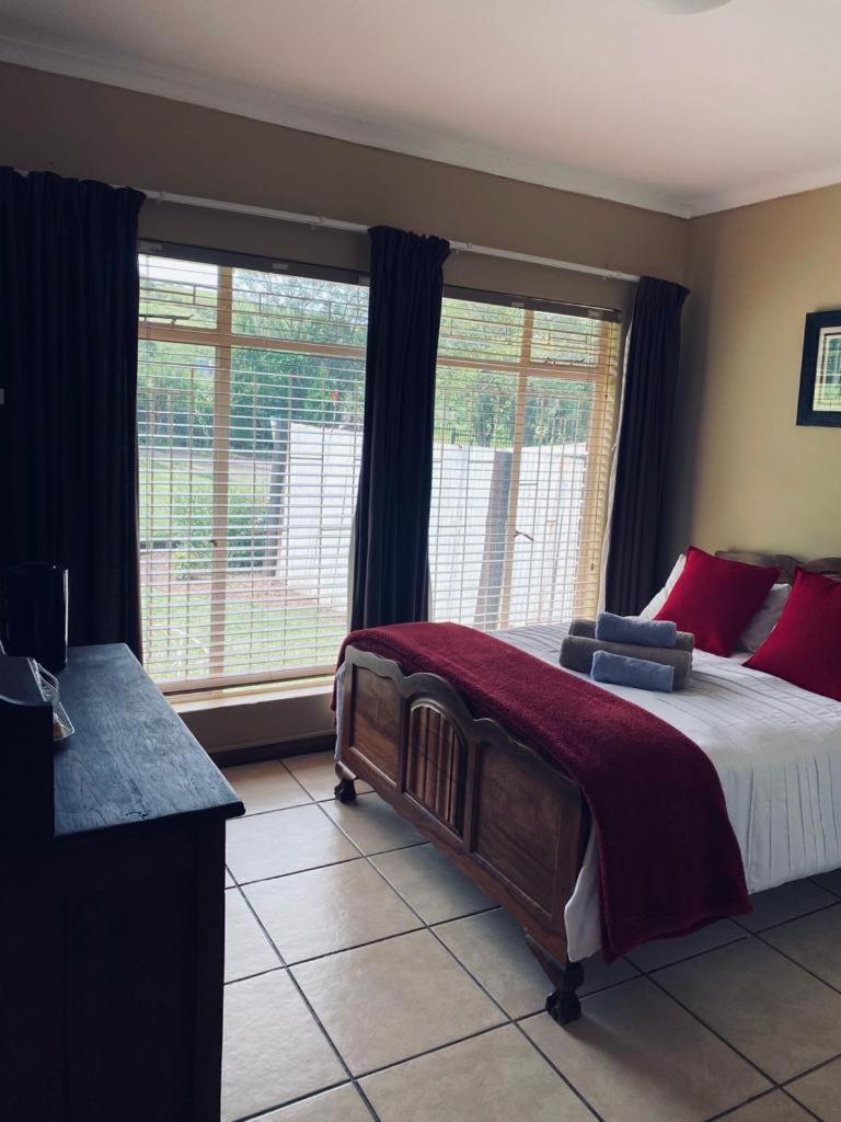 Double Room With Shared Bathroom photo 1